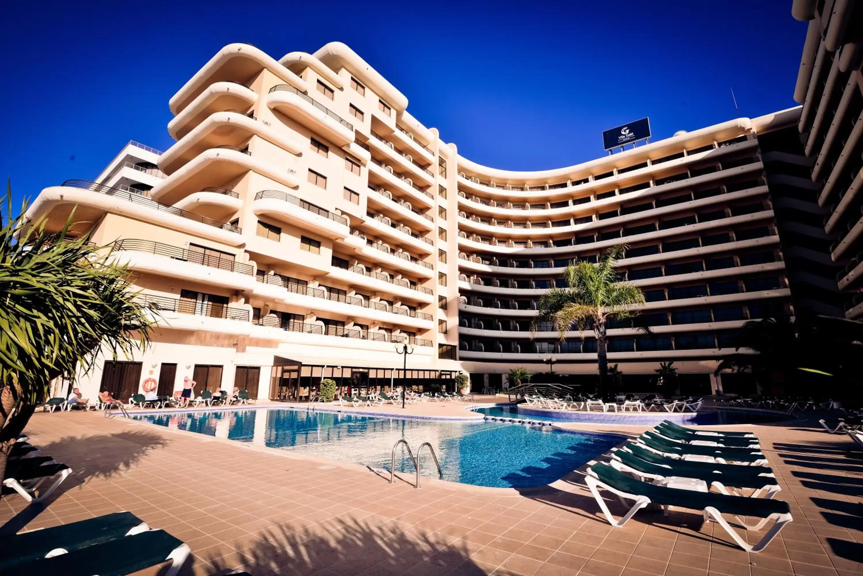 Facade/entrance, Swimming Pool in Vila Gale Marina