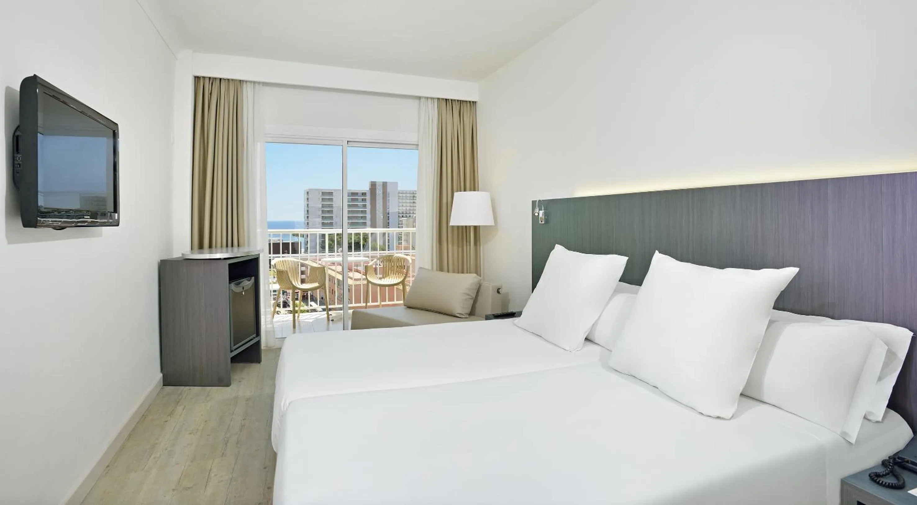 Bedroom, Bed in Sol Guadalupe