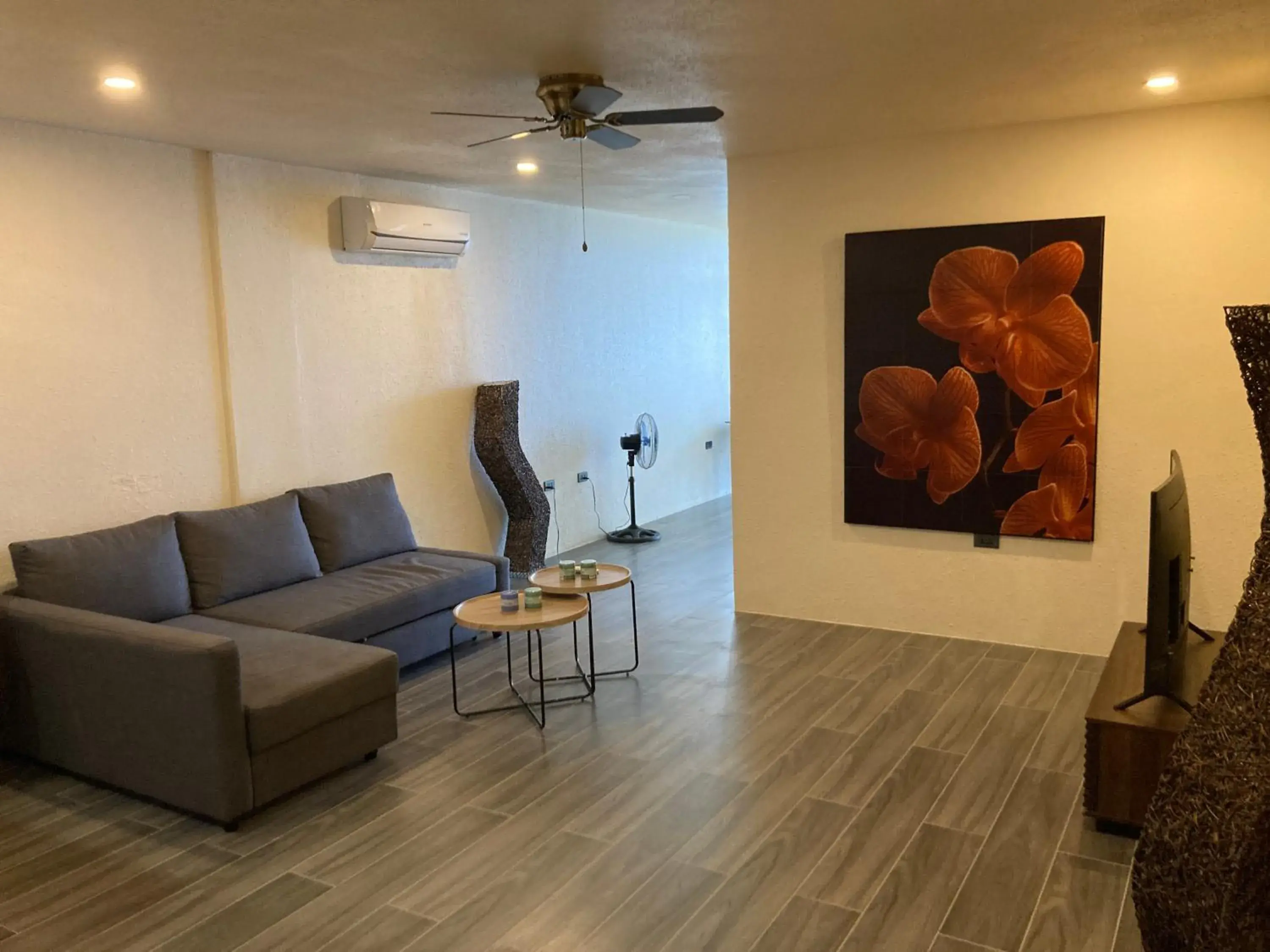 Living room, Seating Area in Sunset At Aninuan Beach Resort