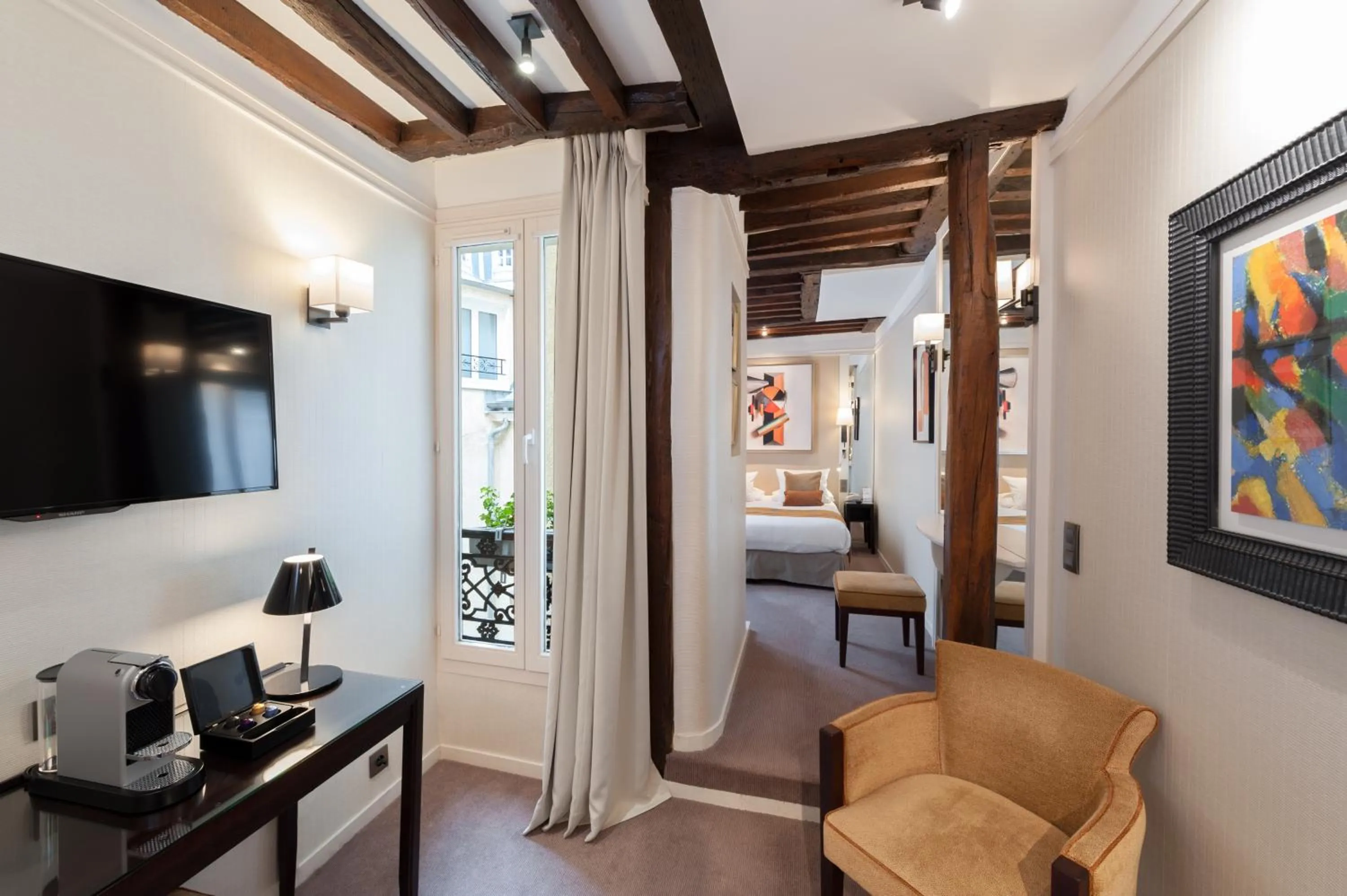 Photo of the whole room in Best Western Plus Hotel Sydney Opera