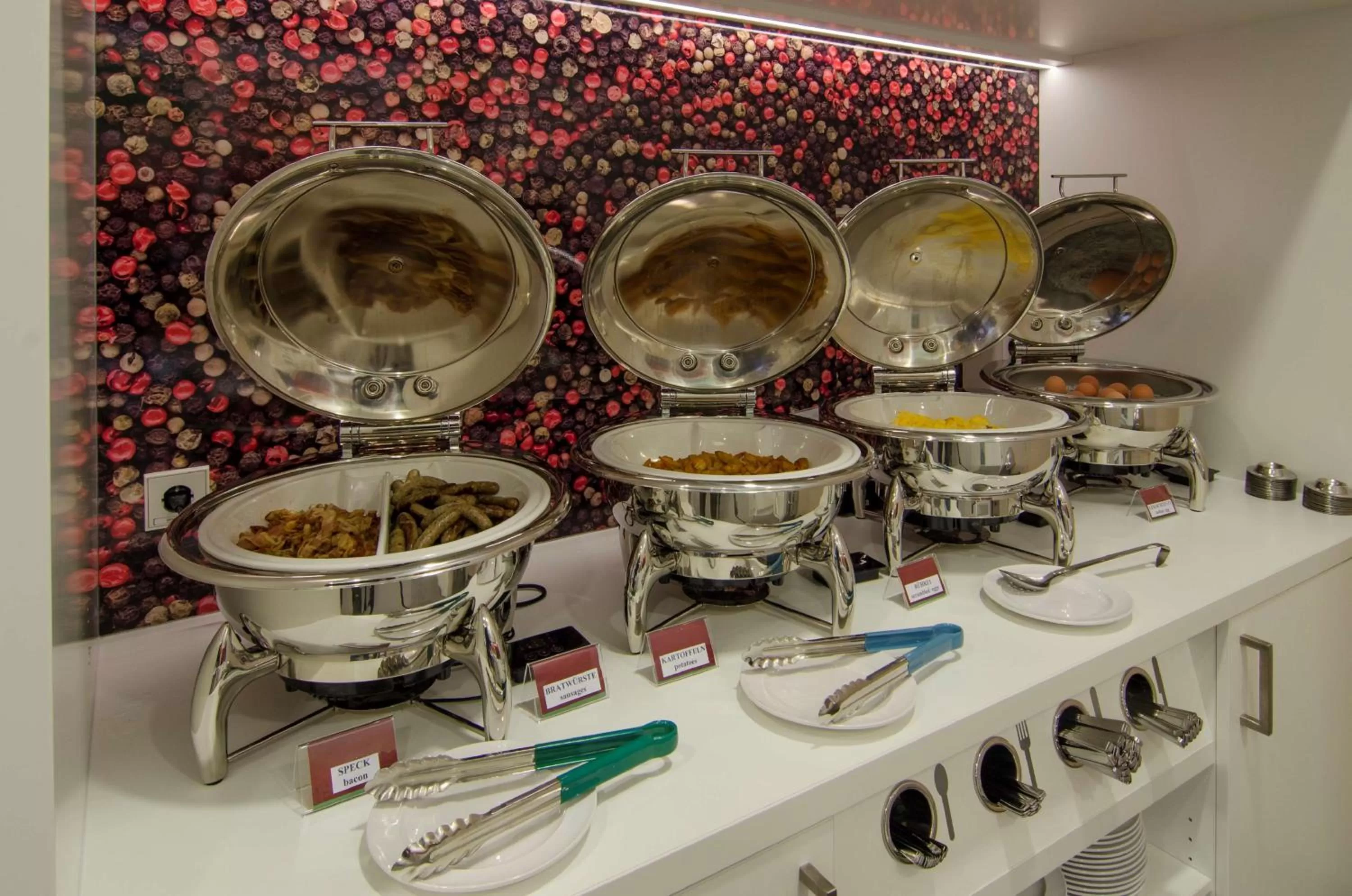 Breakfast in Hampton by Hilton Nürnberg City Center