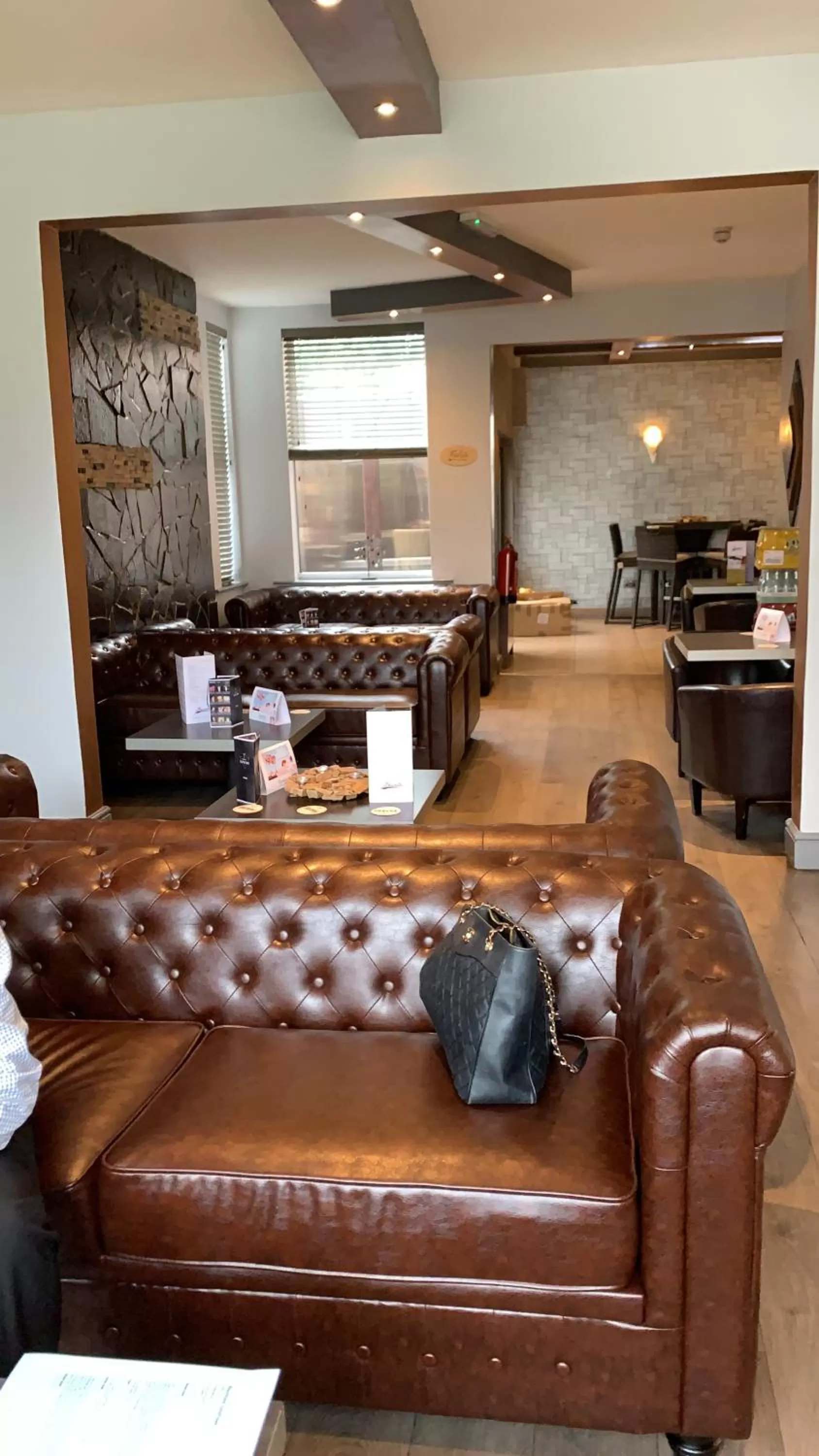 Restaurant/places to eat in Bennetts Hotel