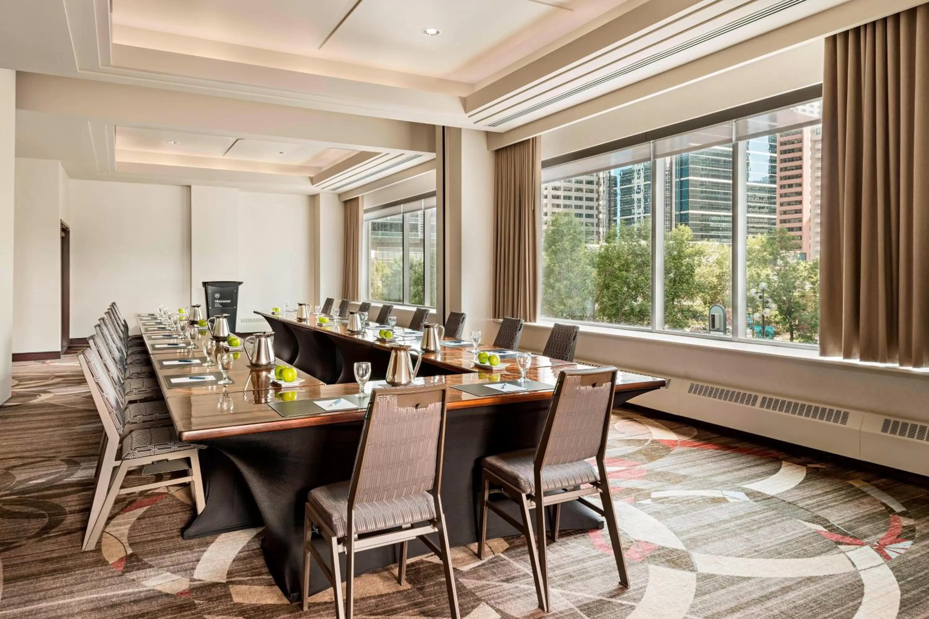 Meeting/conference room in Sheraton Suites Calgary Eau Claire