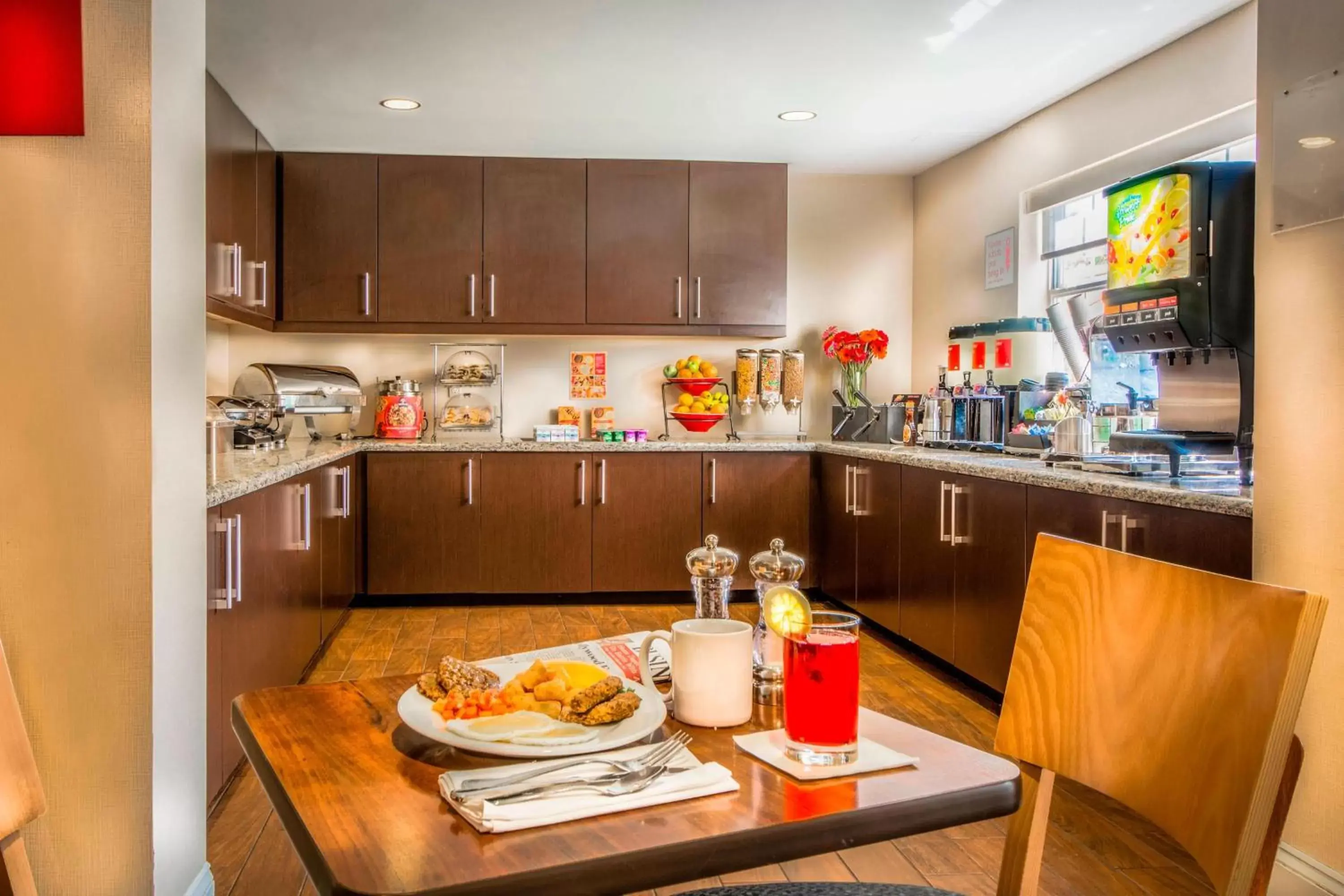 Breakfast, Restaurant/Places to Eat in TownePlace Suites by Marriott Baltimore BWI Airport