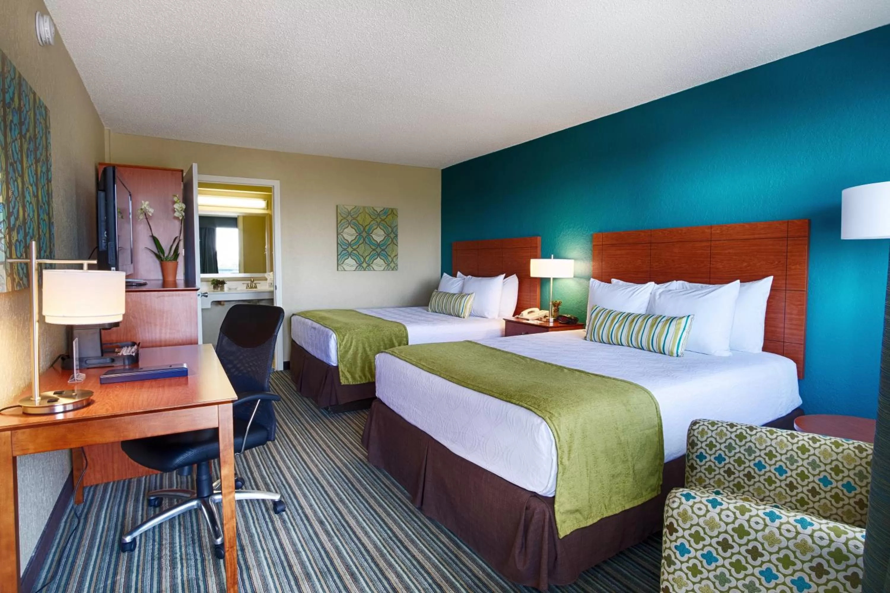 Bedroom, Bed in Best Western On The Bay Inn & Marina