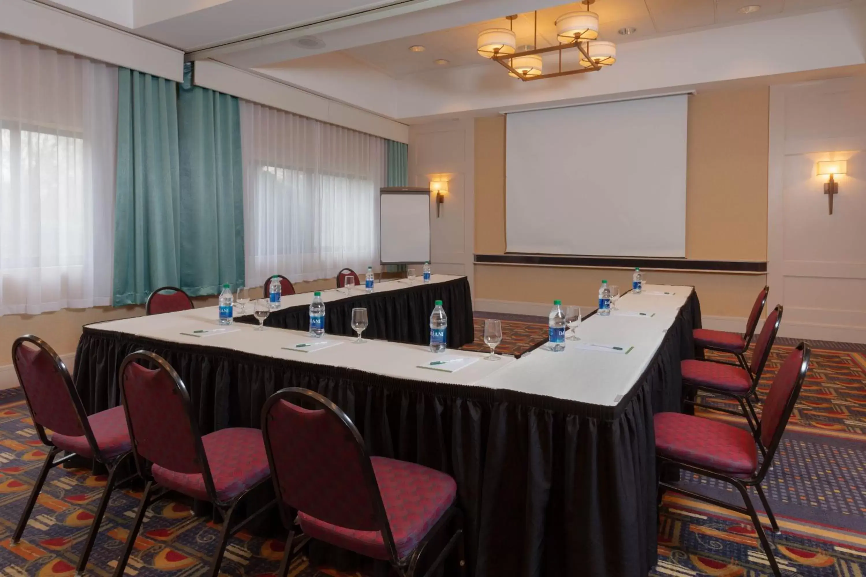 Meeting/conference room in La Quinta by Wyndham Secaucus Meadowlands