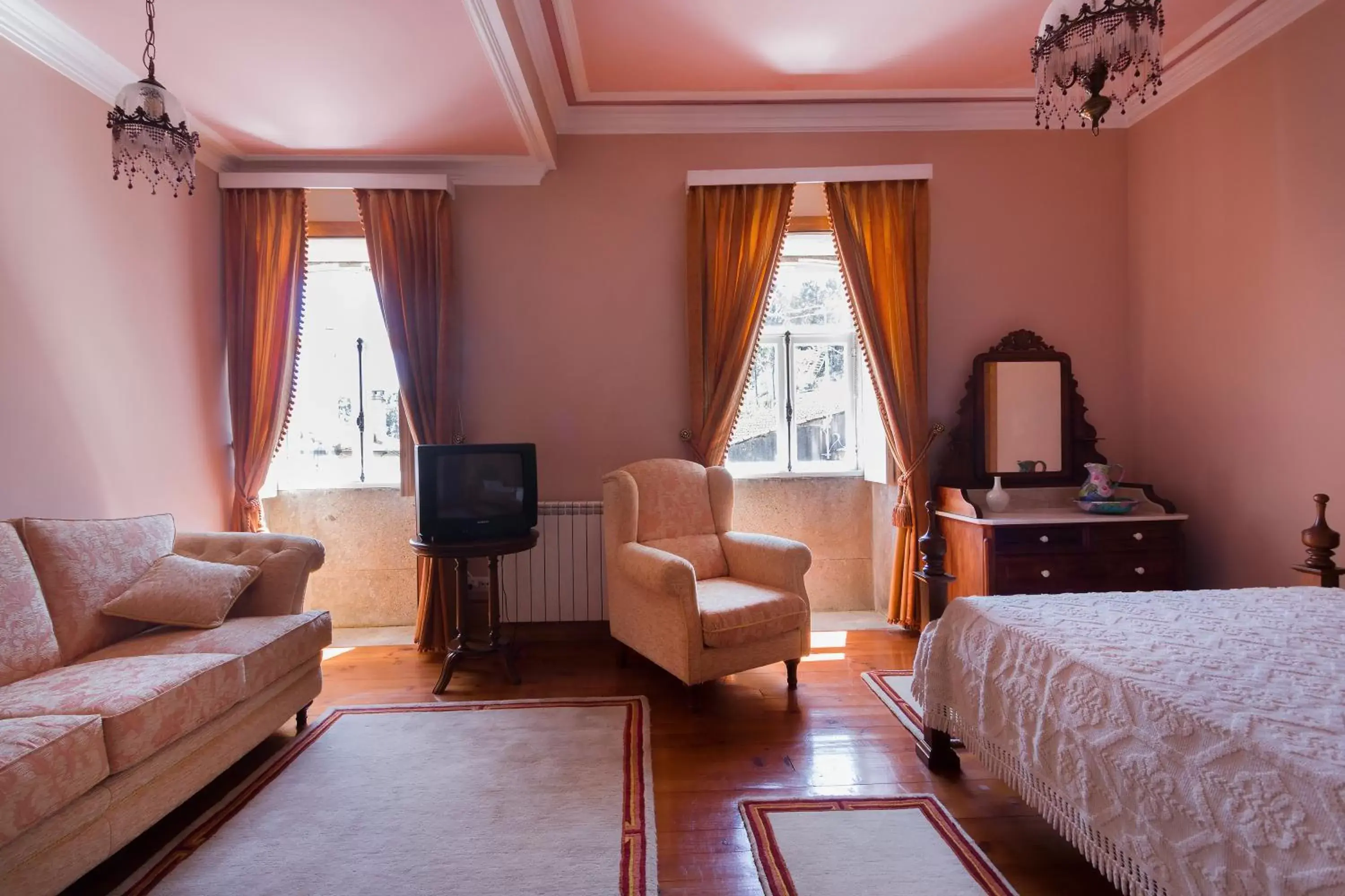 Bedroom, Seating Area in Quinta São Francisco Rural Resort - Regina Hotel Group