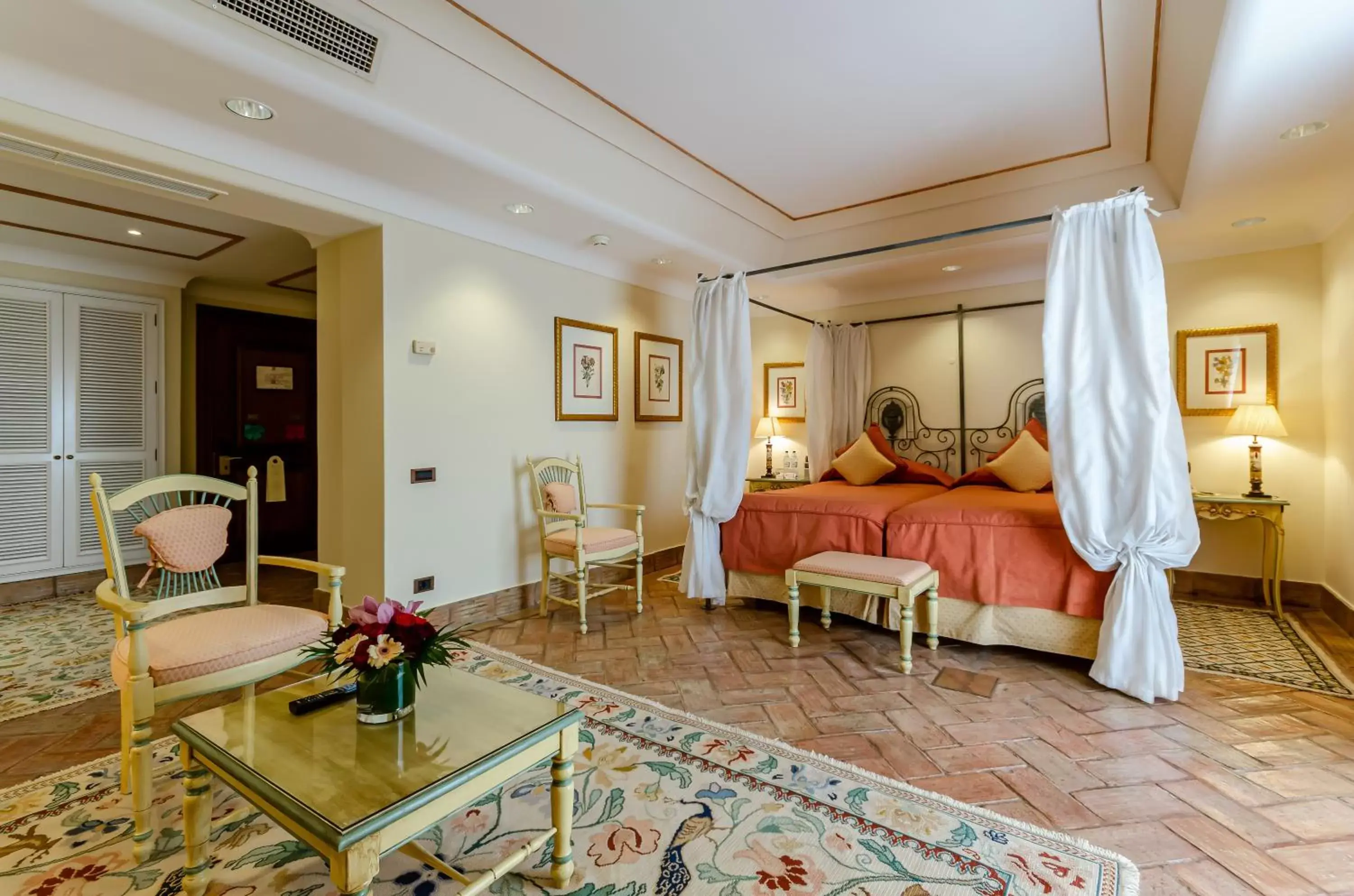 Bedroom, Seating Area in Olissippo Lapa Palace – The Leading Hotels of the World