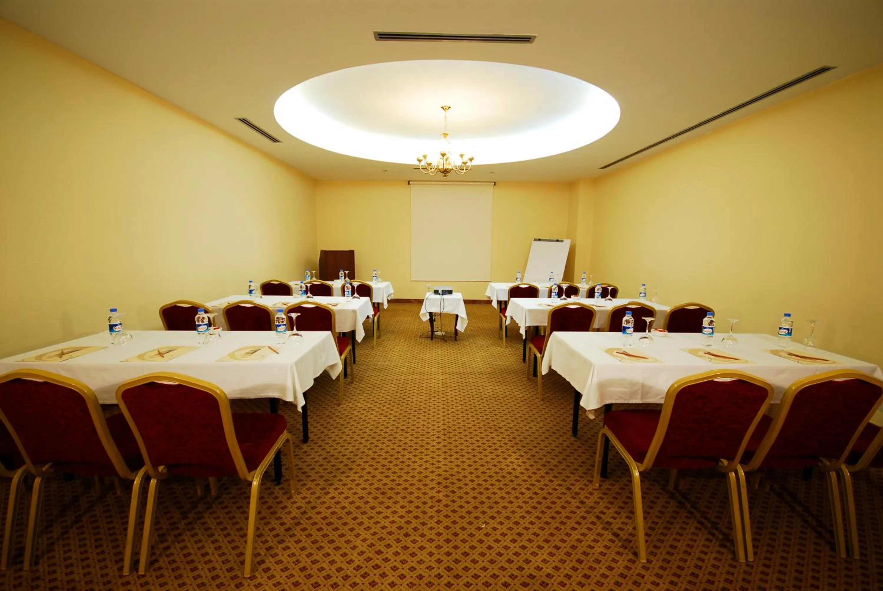 Business facilities in Taksim Metropark Hotel