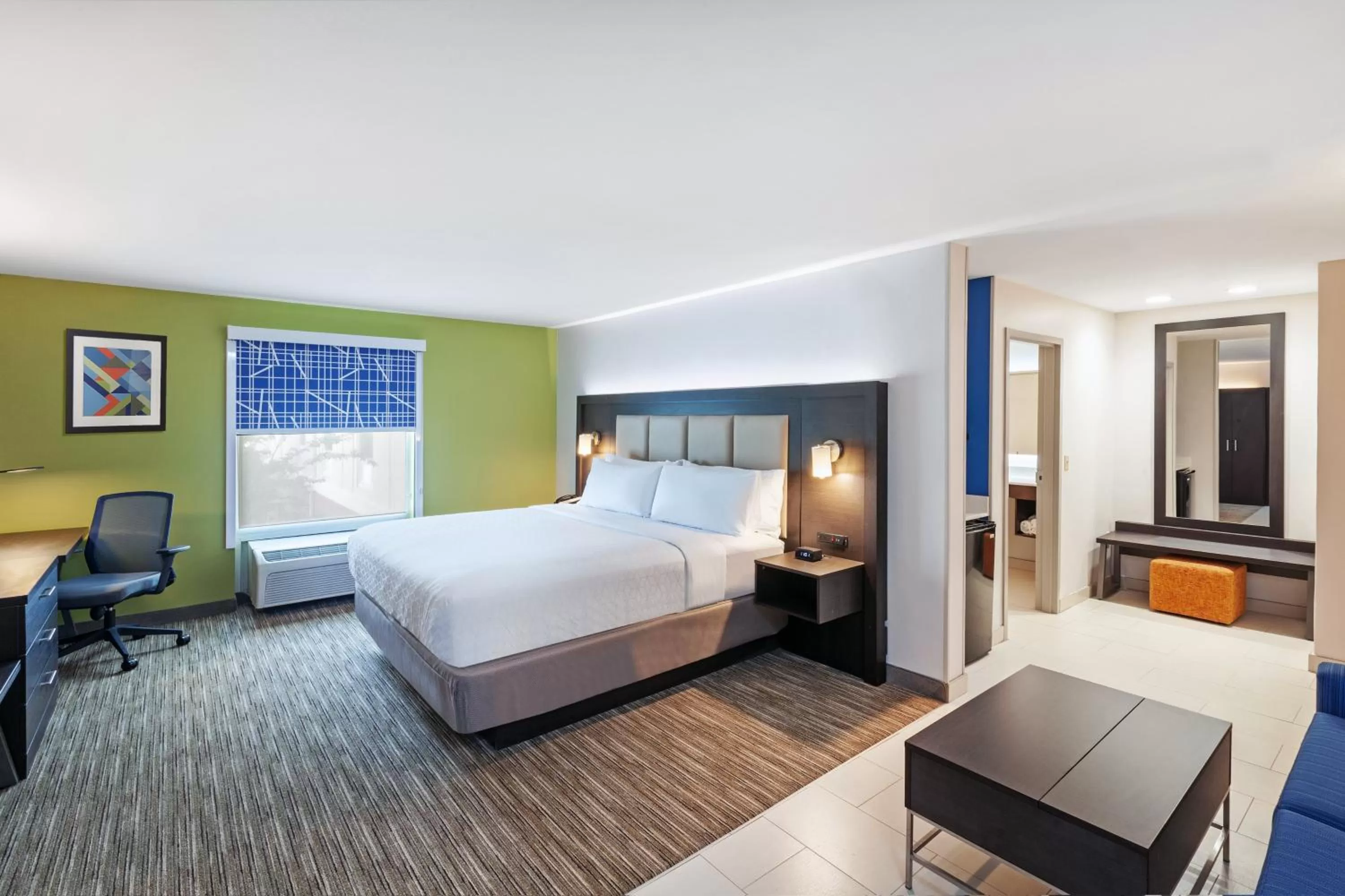 Bedroom, Bed in Holiday Inn Express & Suites Baton Rouge East by IHG