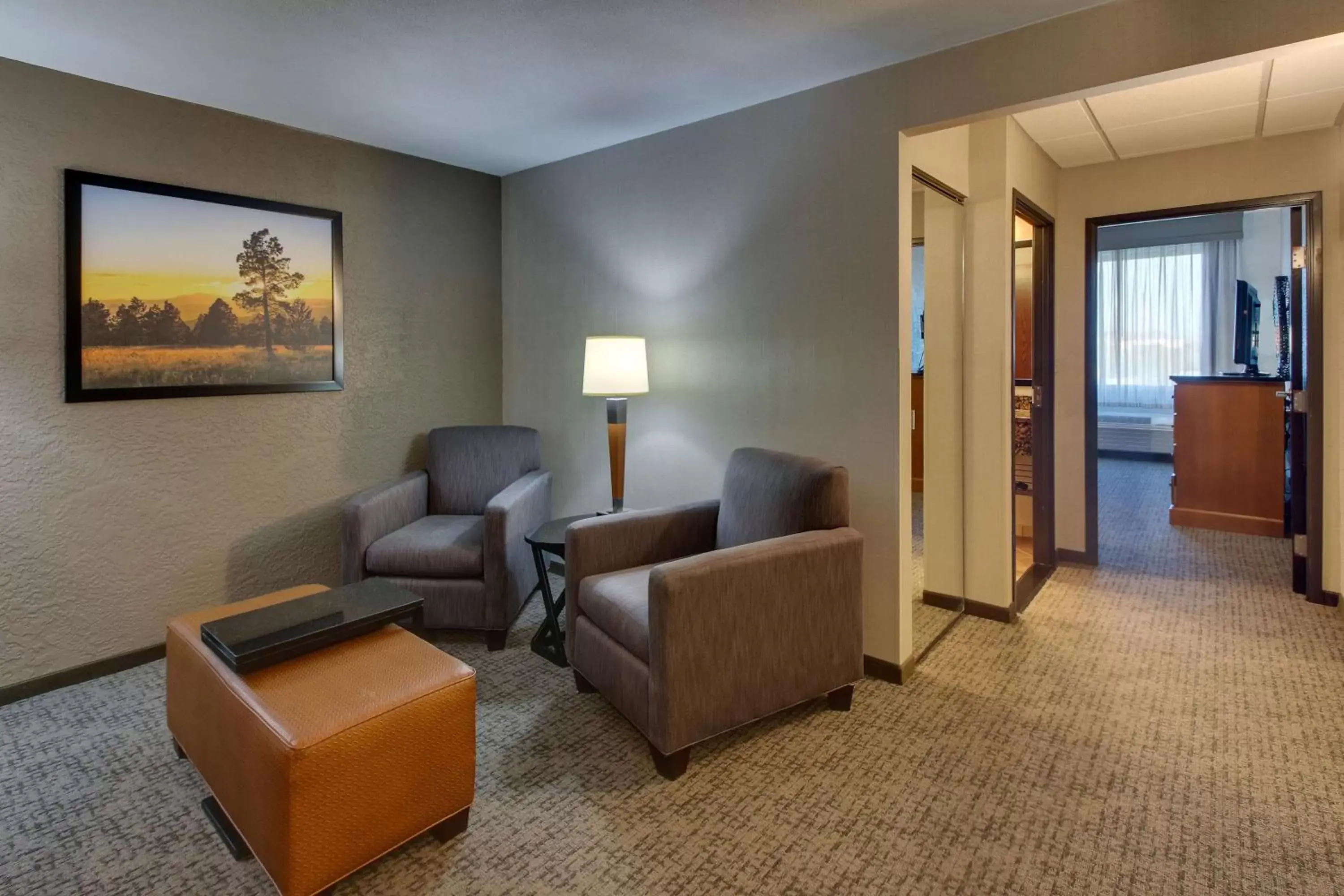 Photo of the whole room, Seating Area in Drury Inn & Suites Phoenix Happy Valley