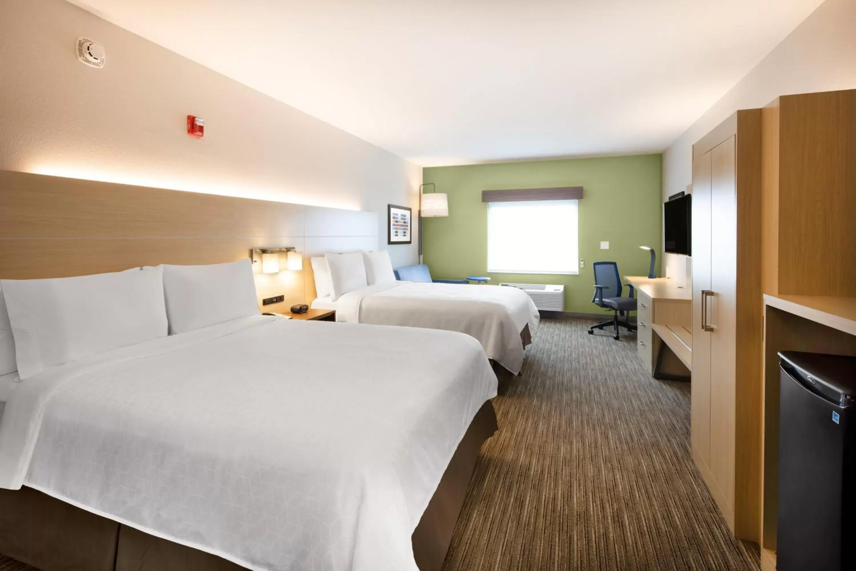 Photo of the whole room, Bed in Holiday Inn Express & Suites - Ft Myers Beach-Sanibel Gateway, an IHG Hotel