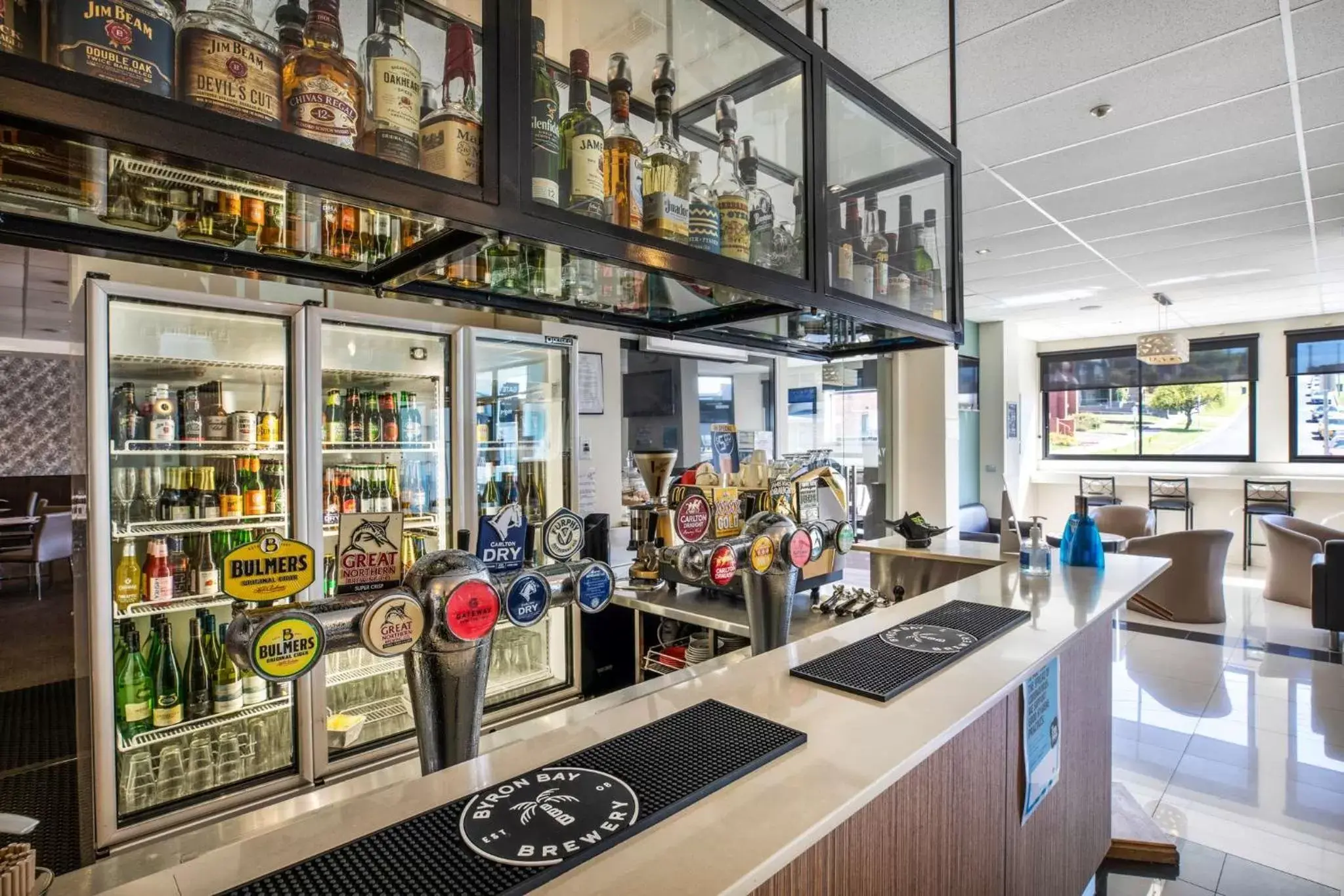 Lounge or bar in Nightelier Devonport Gateway Hotel Lounge or bar in Nightelier Devonport Gateway Hotel