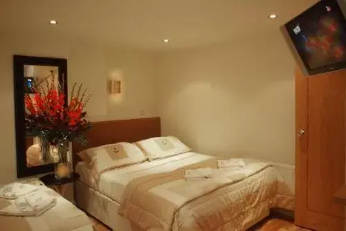 Bed in Linden House Hotel