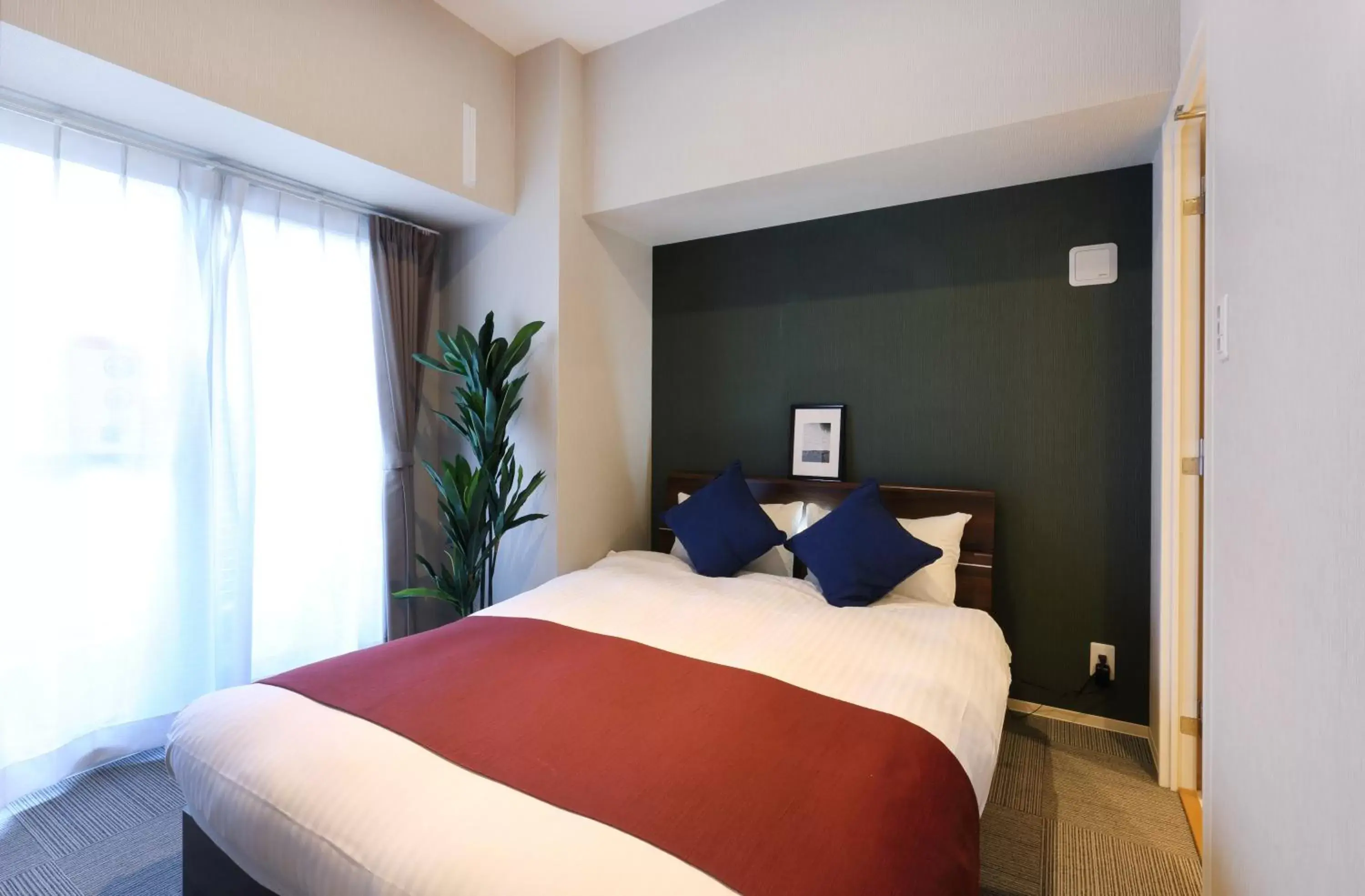 Photo of the whole room, Bed in Residence Hotel Hakata 19