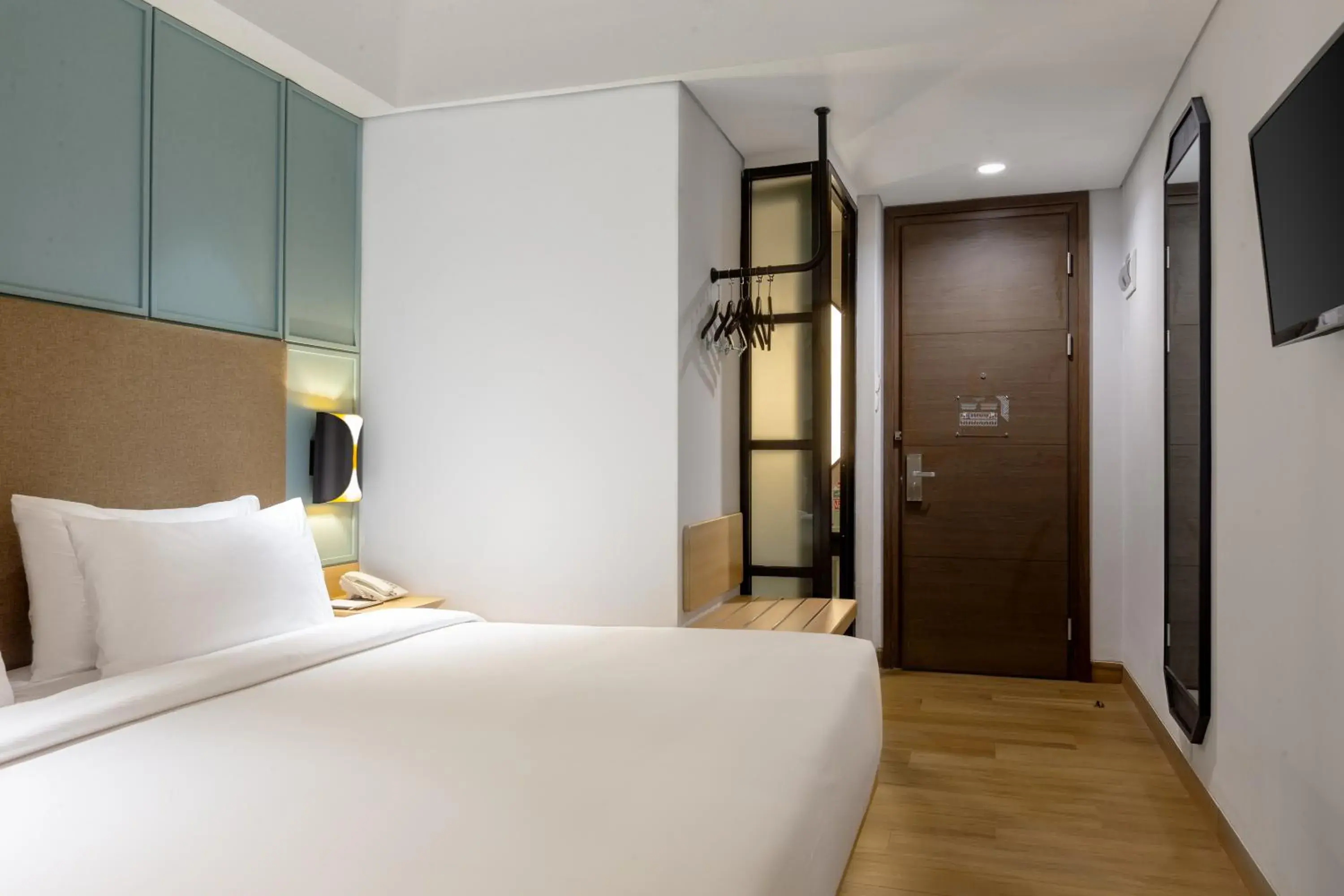 Bedroom, Bed in Hotel Santika Pasir Koja Bandung