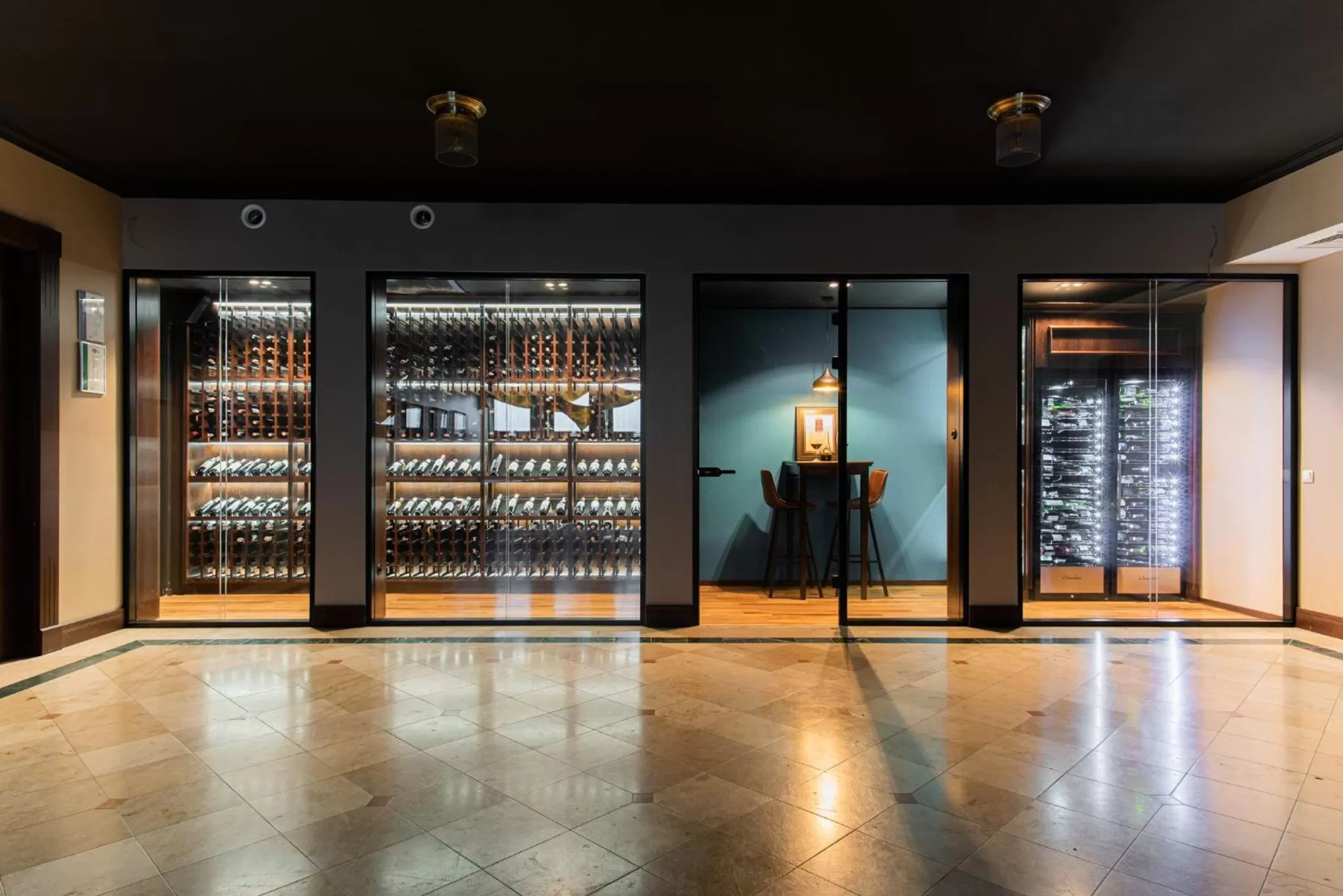 Restaurant/places to eat in Hotel Villa Eva