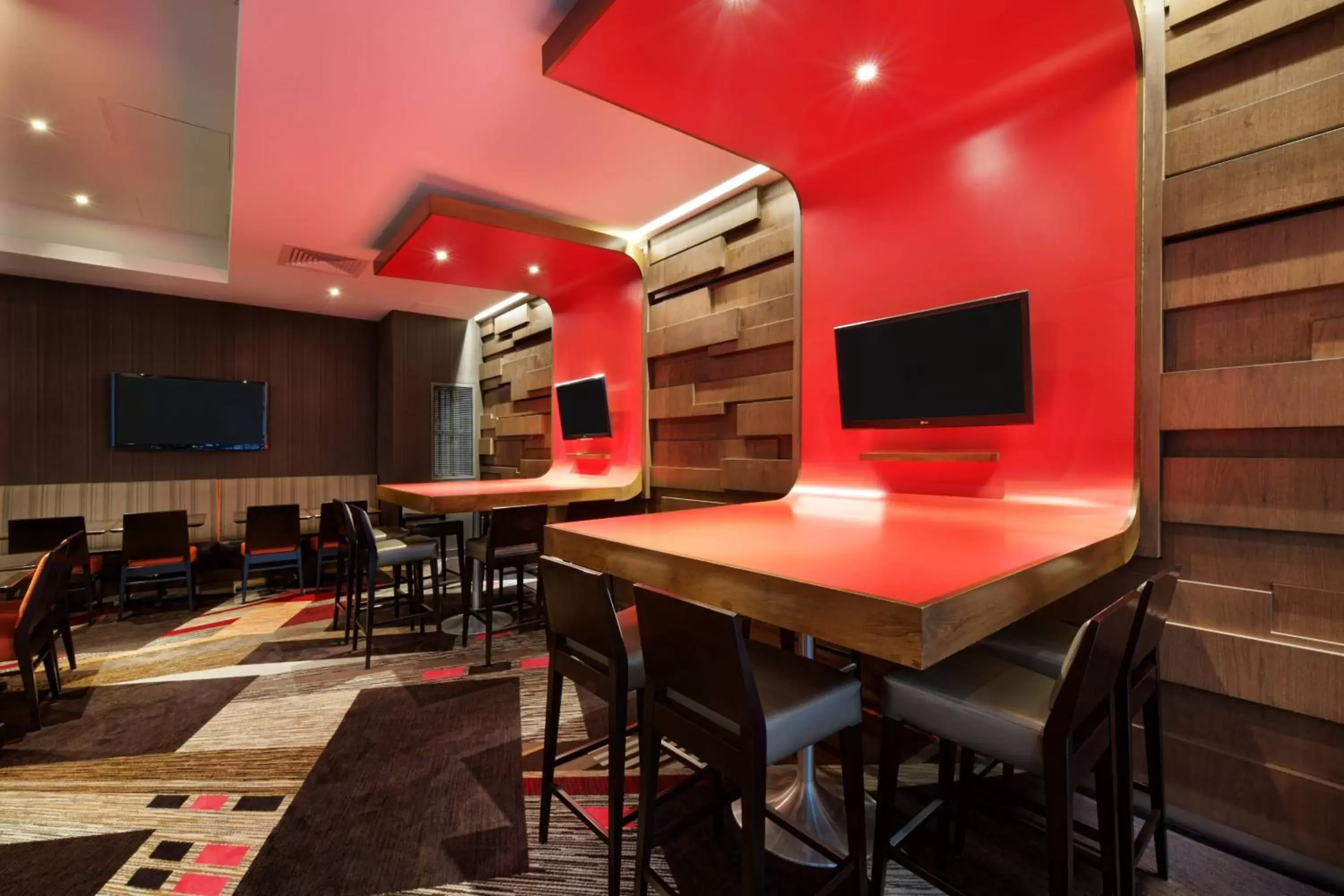 Restaurant/places to eat, Lounge/Bar in Courtyard by Marriott Times Square West