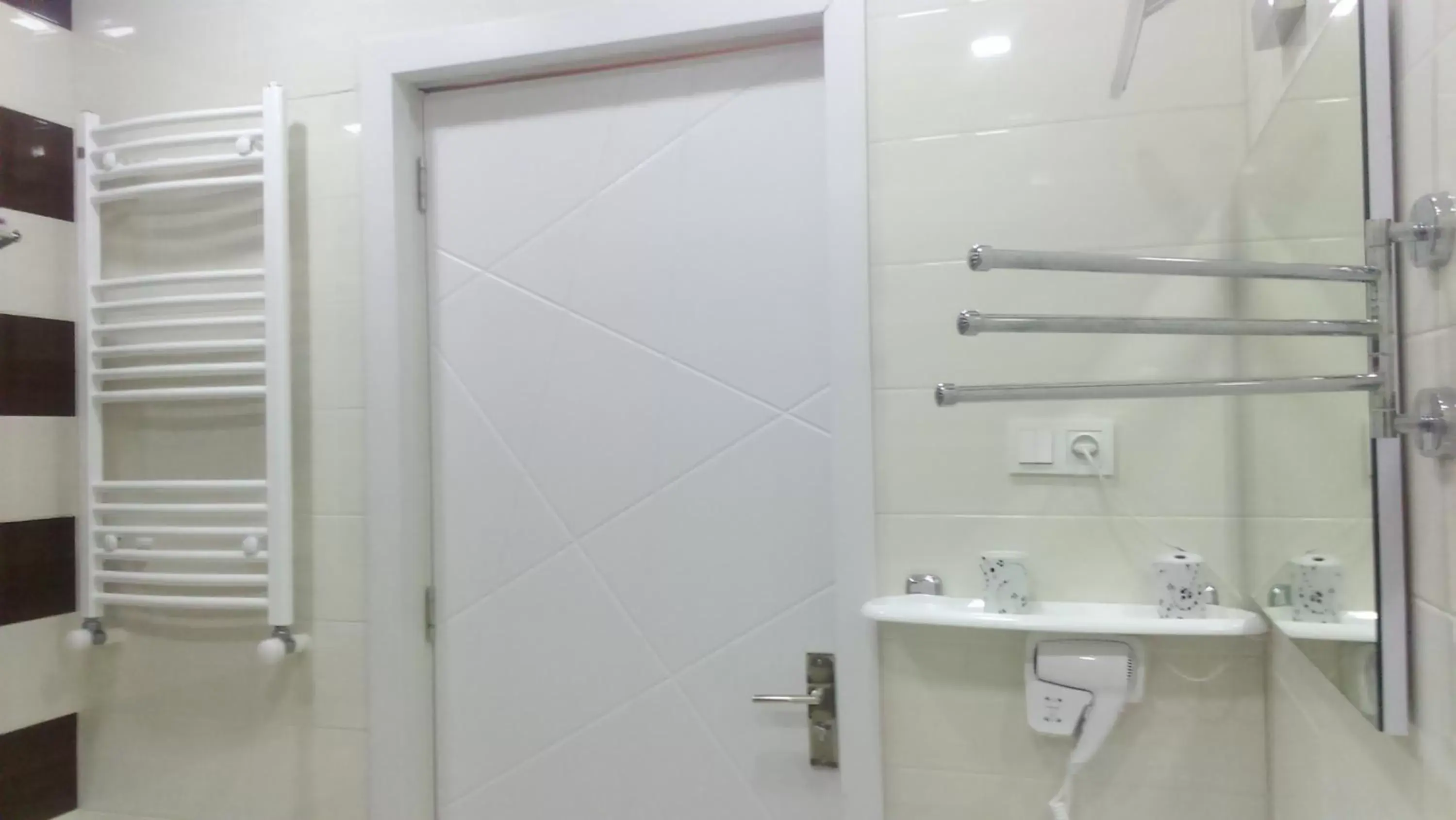 Quadruple Room with Private Bathroom in Hotel Lilo near Airport Quadruple Room with Private Bathroom in Hotel Lilo near Airport