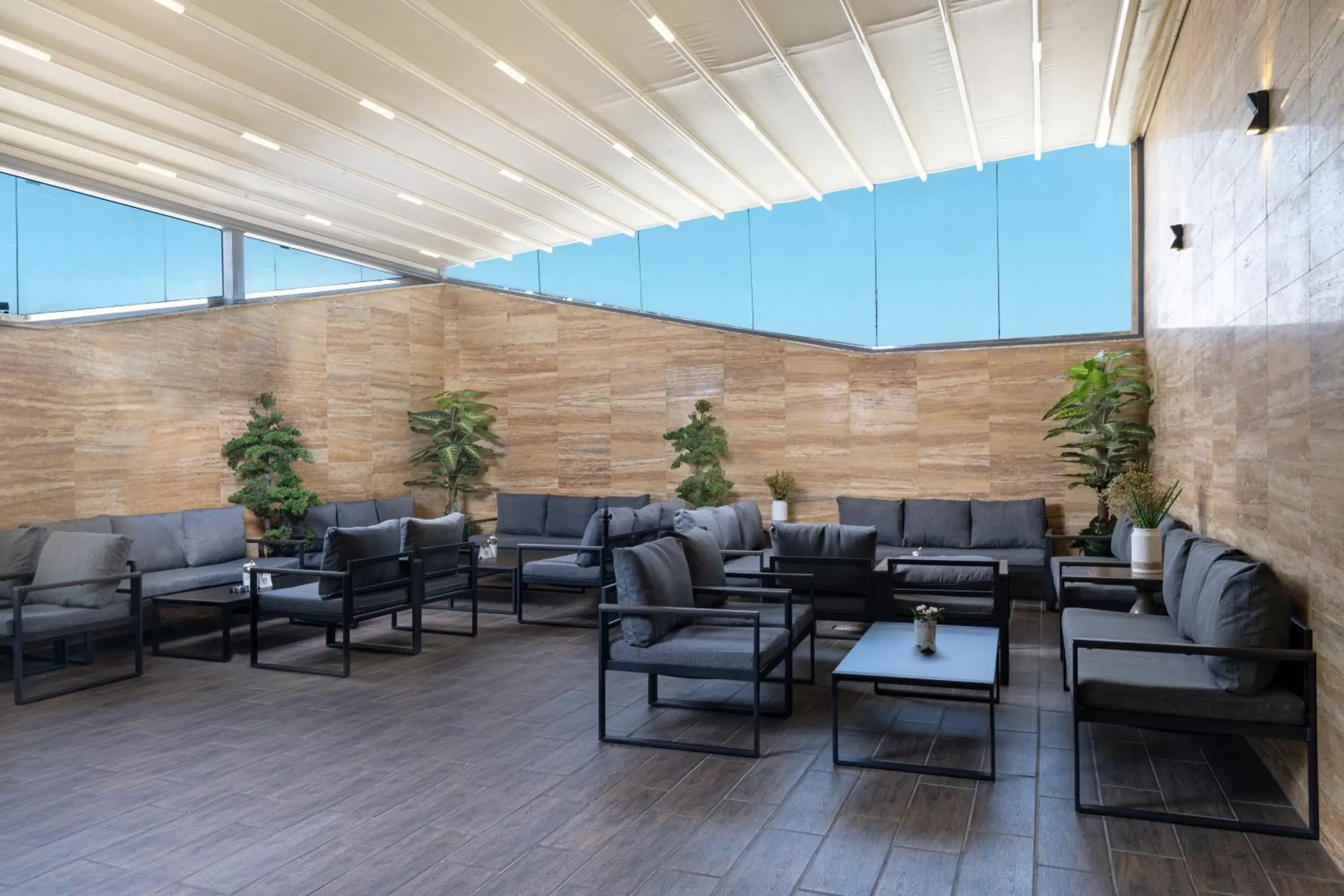 Restaurant/places to eat in Iridium 70 Hotel Restaurant/places to eat in Iridium 70 Hotel