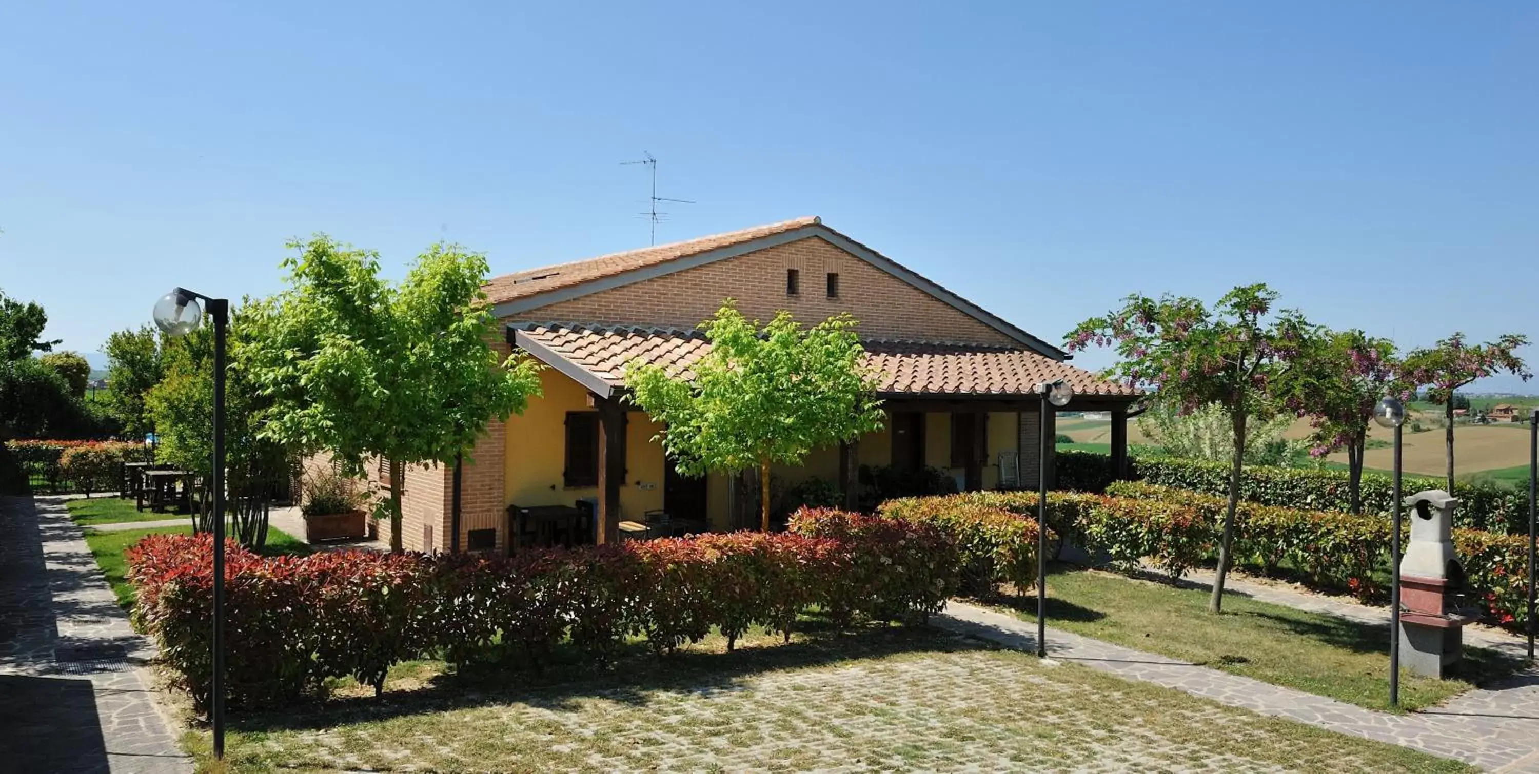 Facade/entrance, Property Building in Tenuta Badia '99