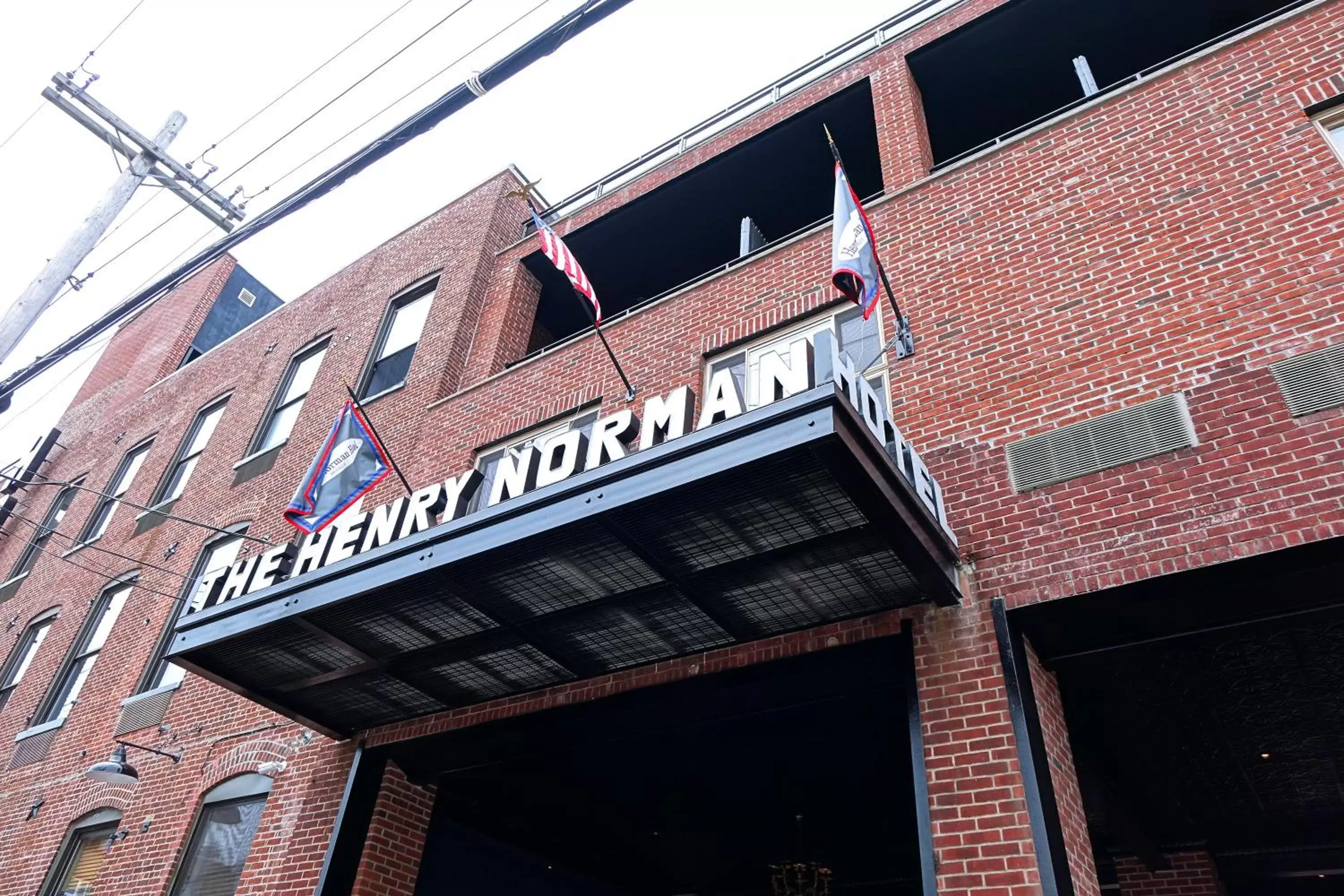 Facade/entrance, Property Building in Henry Norman Hotel