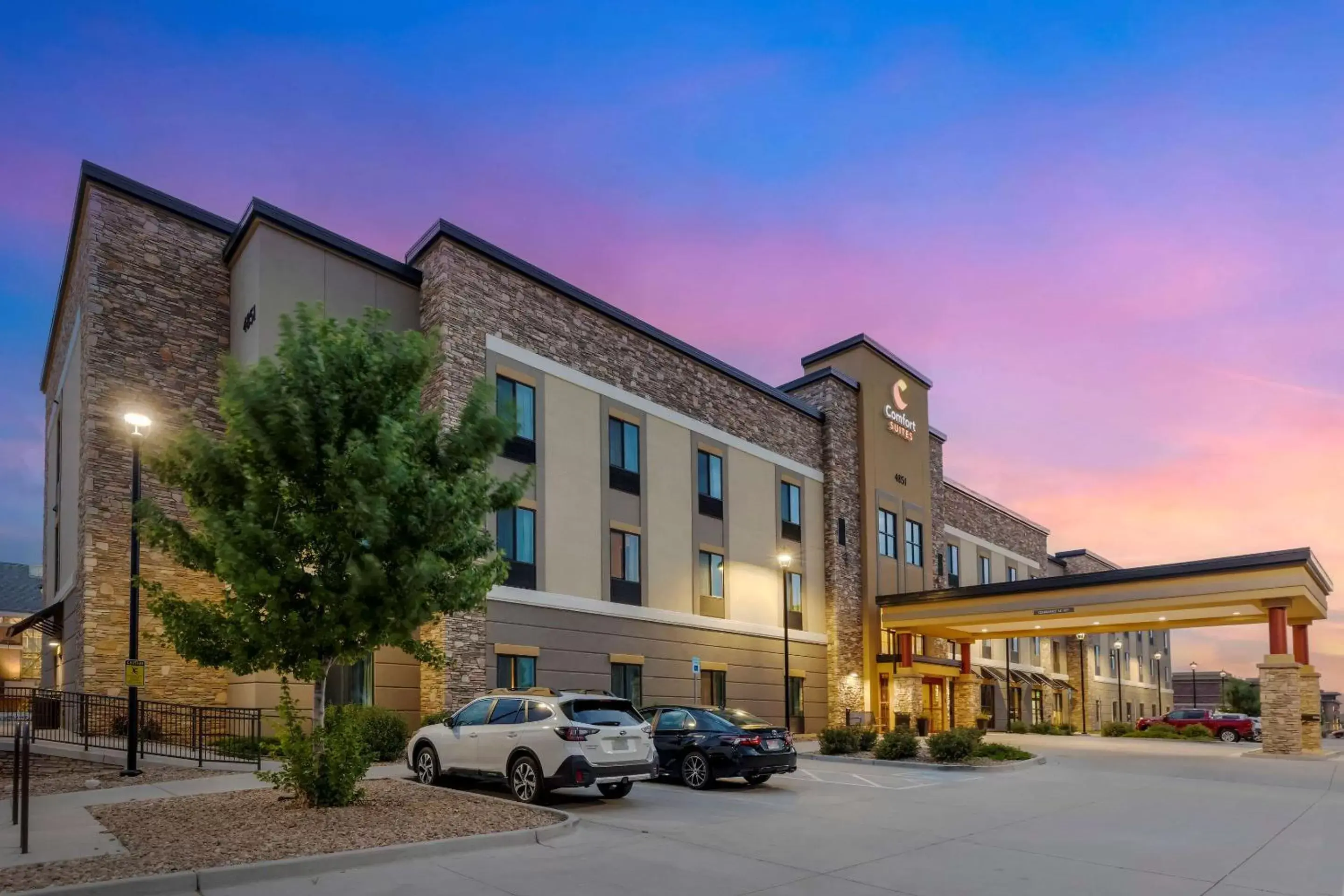 Swimming pool, Property Building in Comfort Suites Loveland