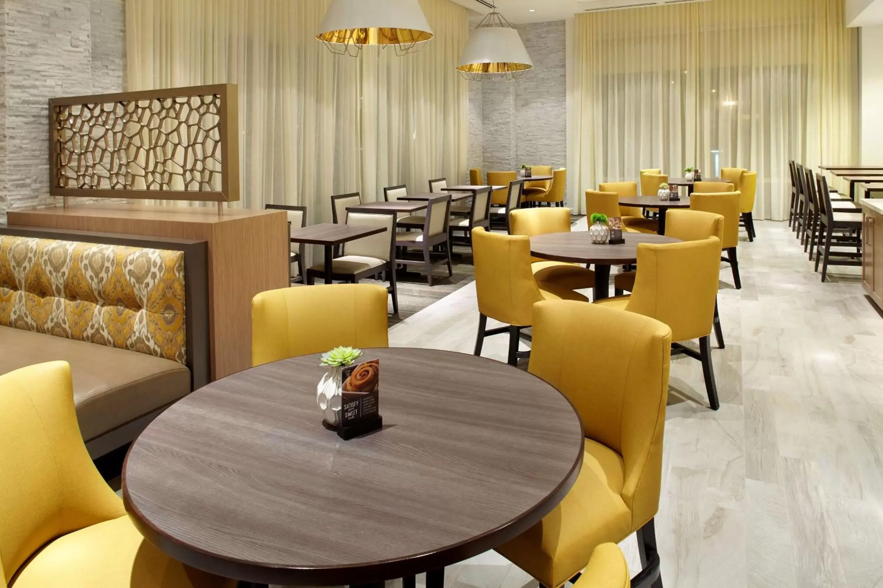 Restaurant/Places to Eat in Hyatt Place Miami Airport East