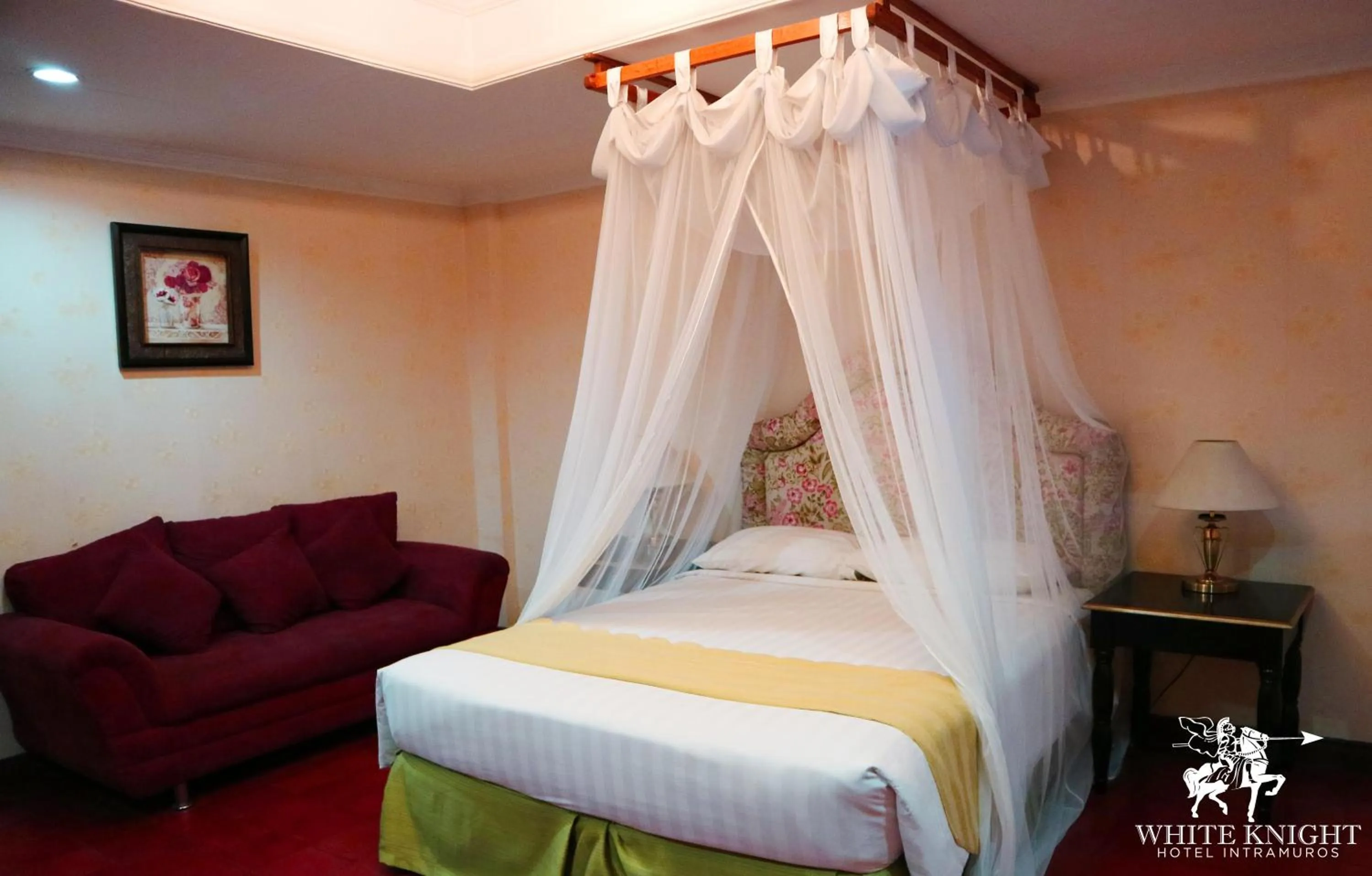 Bed in White Knight Hotel Intramuros