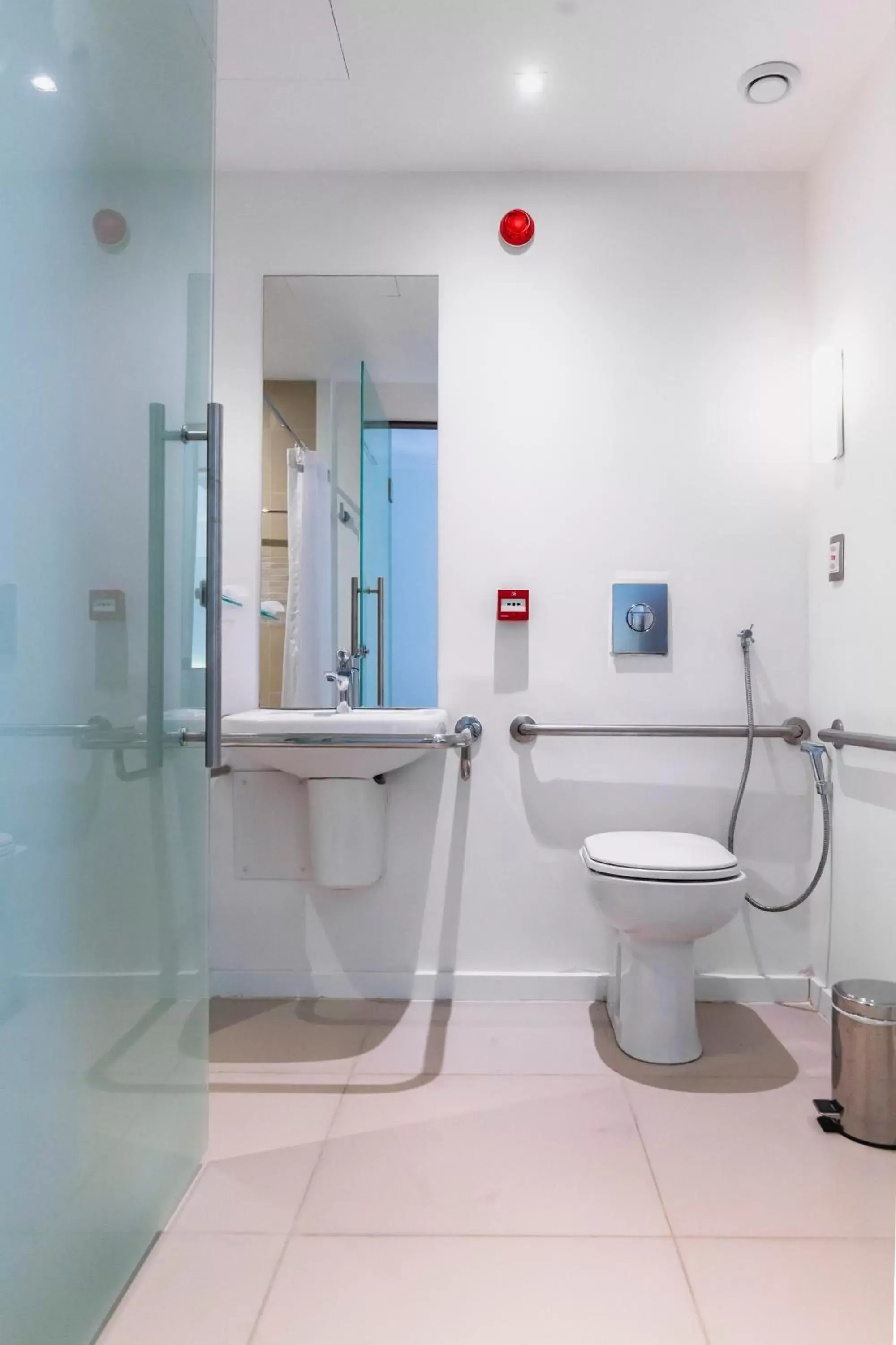 Toilet, Bathroom in Bugan Recife Boa Viagem Hotel - by Atlantica