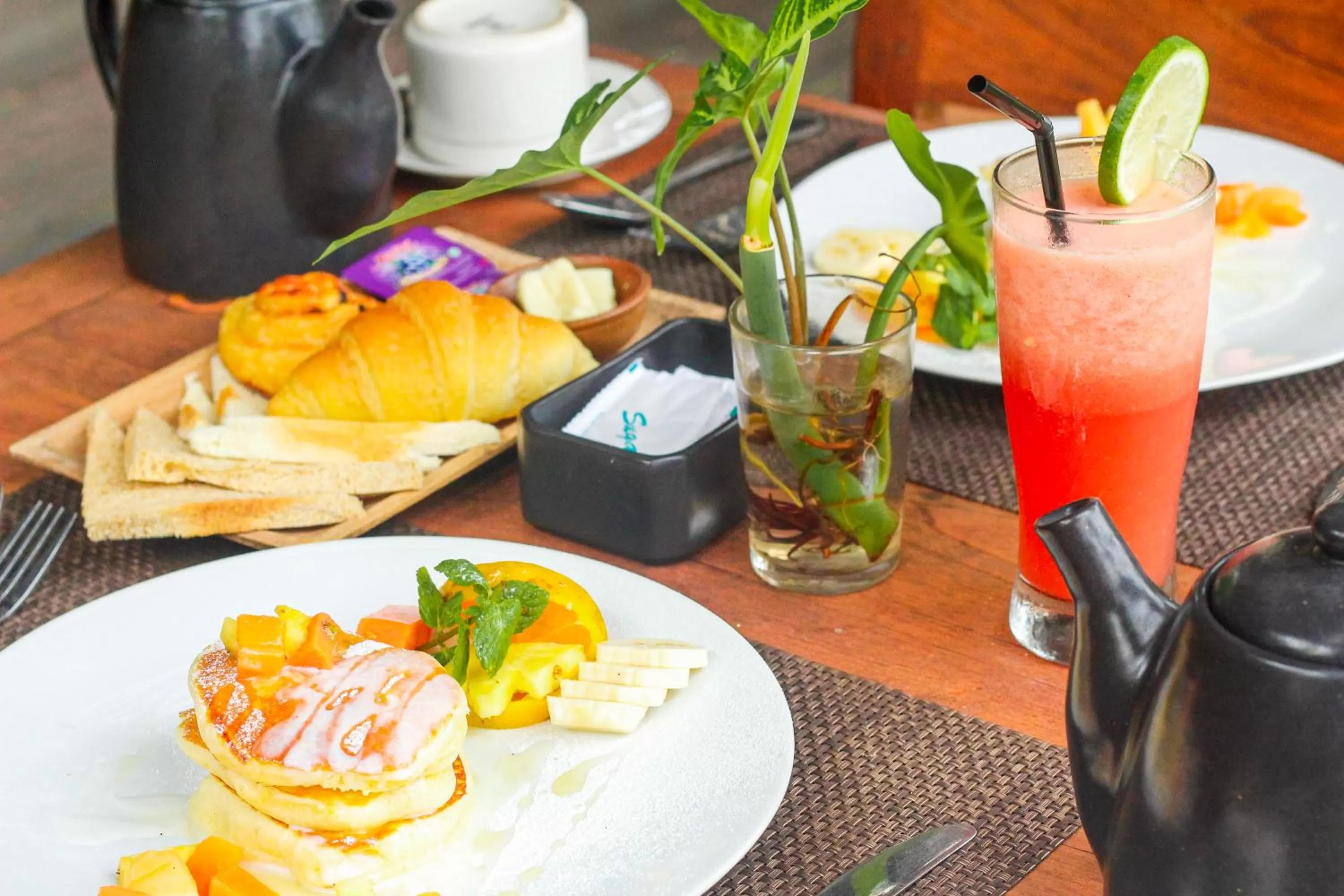 Breakfast in Manah Shanti Suites by GenuineHost