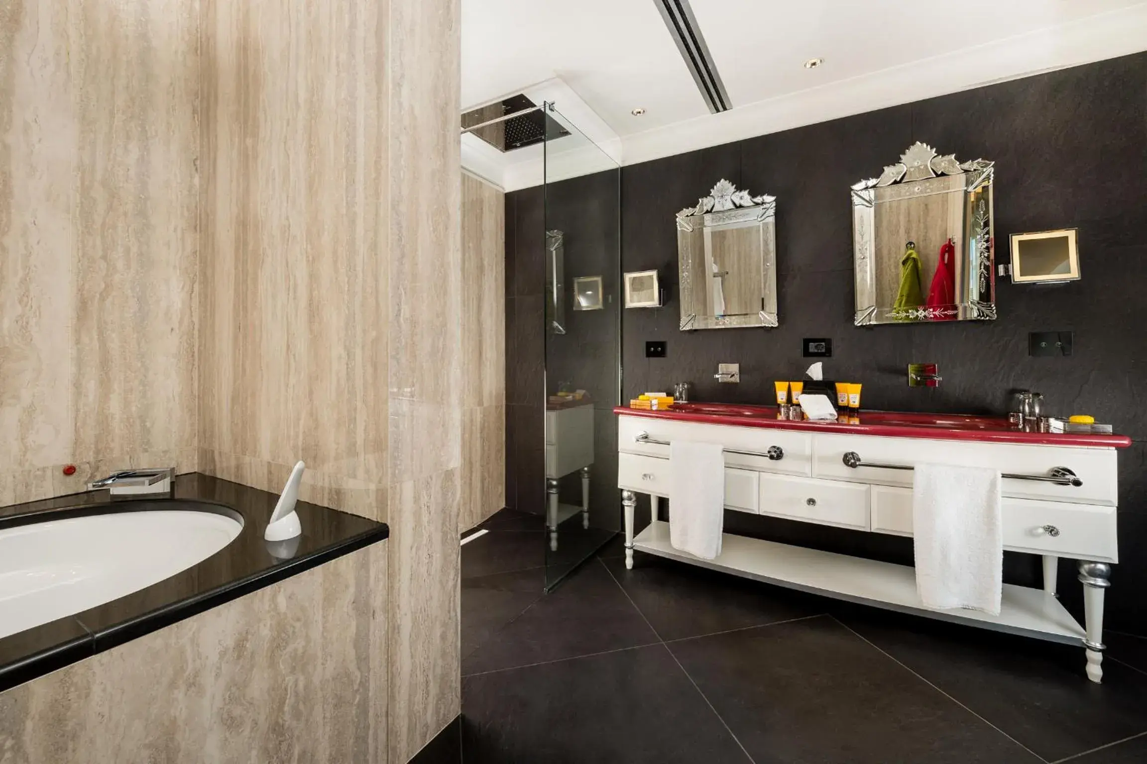 Bathroom, Kitchen/Kitchenette in Hotel Villa E Palazzo Aminta
