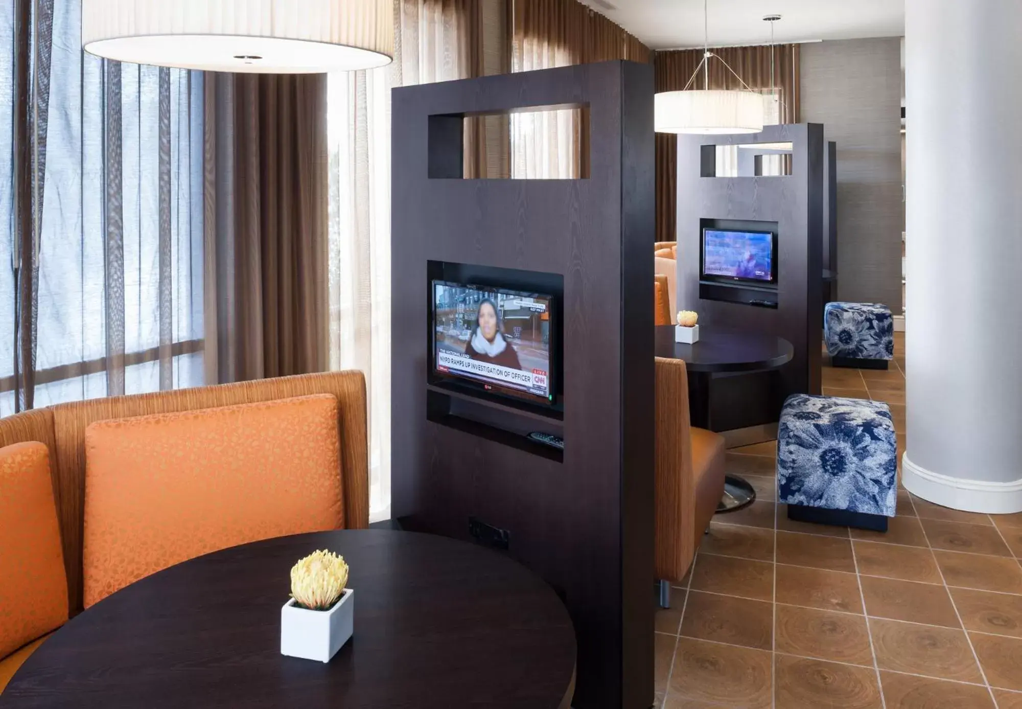 Lobby or reception, Seating Area in Courtyard by Marriott Houston North/Shenandoah