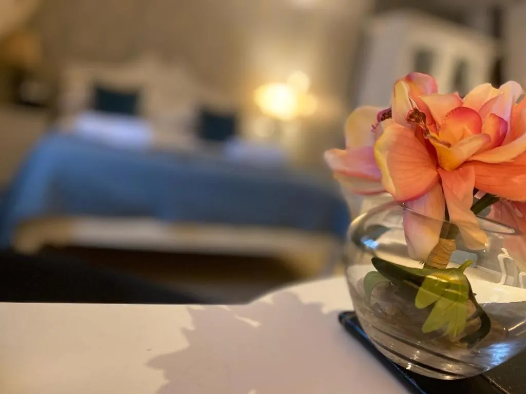 Bed in Le Bouchon Brasserie & Hotel