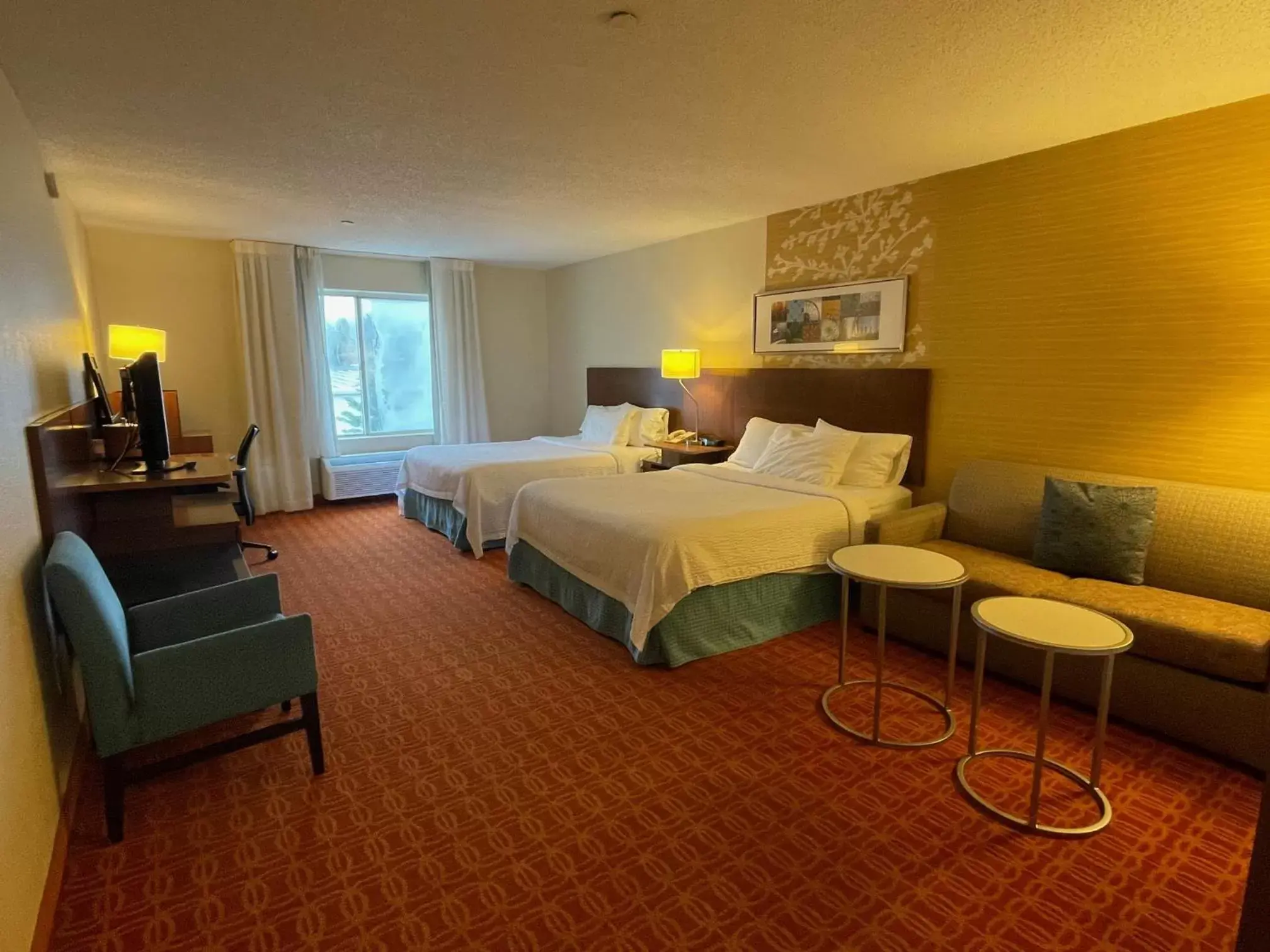 Bedroom in Fairfield Inn and Suites by Marriott Potomac Mills Woodbridge