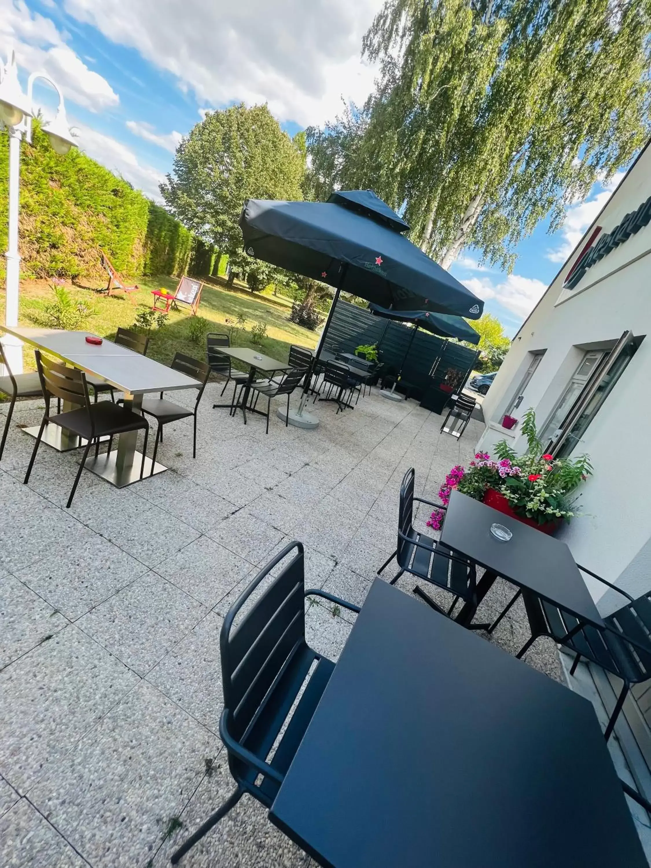 Patio, Patio/Outdoor Area in Campanile Montargis - Amilly