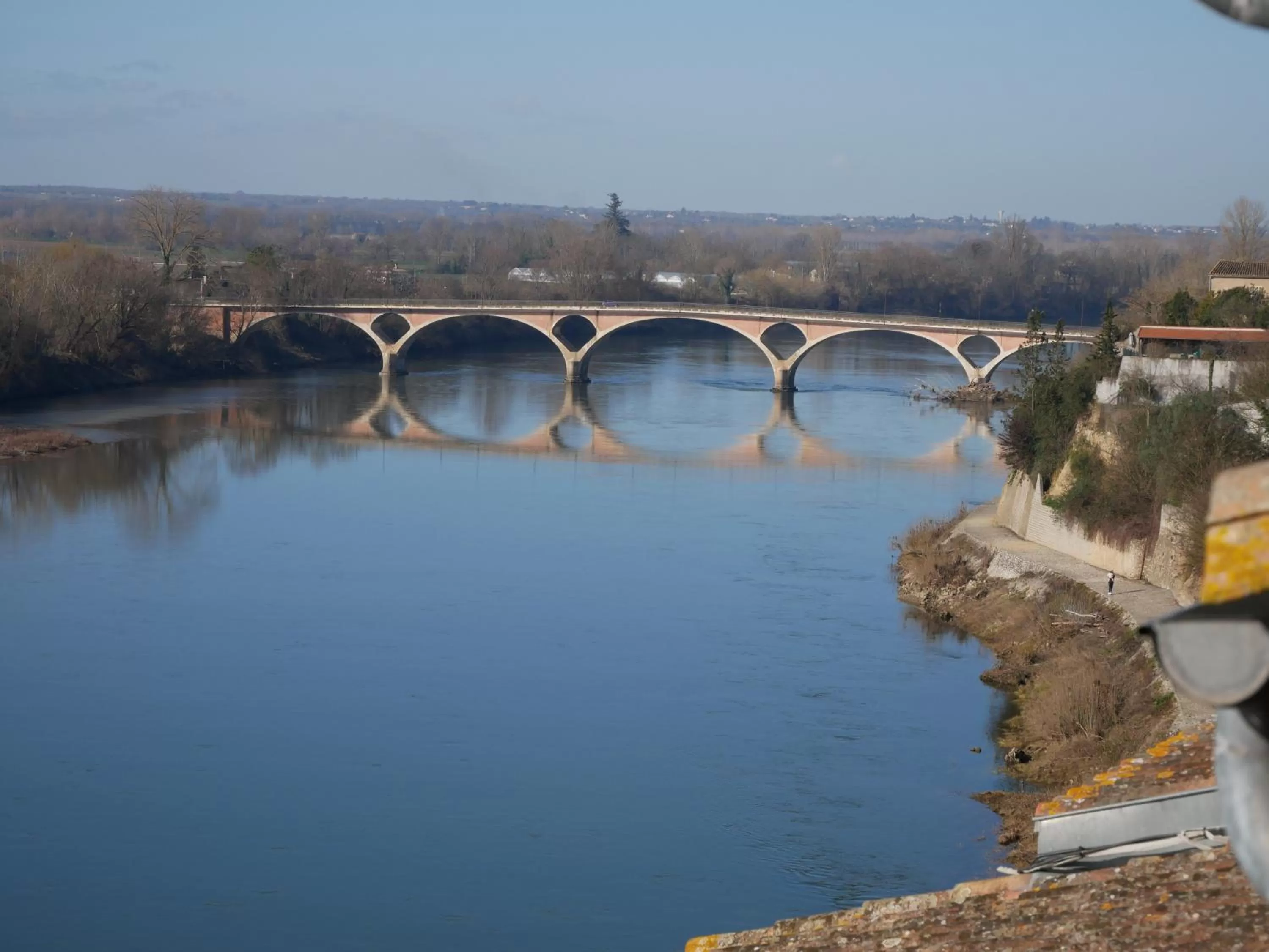 Natural landscape in CÔTE GARONNE le BALCON DES DAMES -hôtel et restaurant- Tonneins Fauillet Marmande - vue panoramique bord de Garonne chambres climatisées