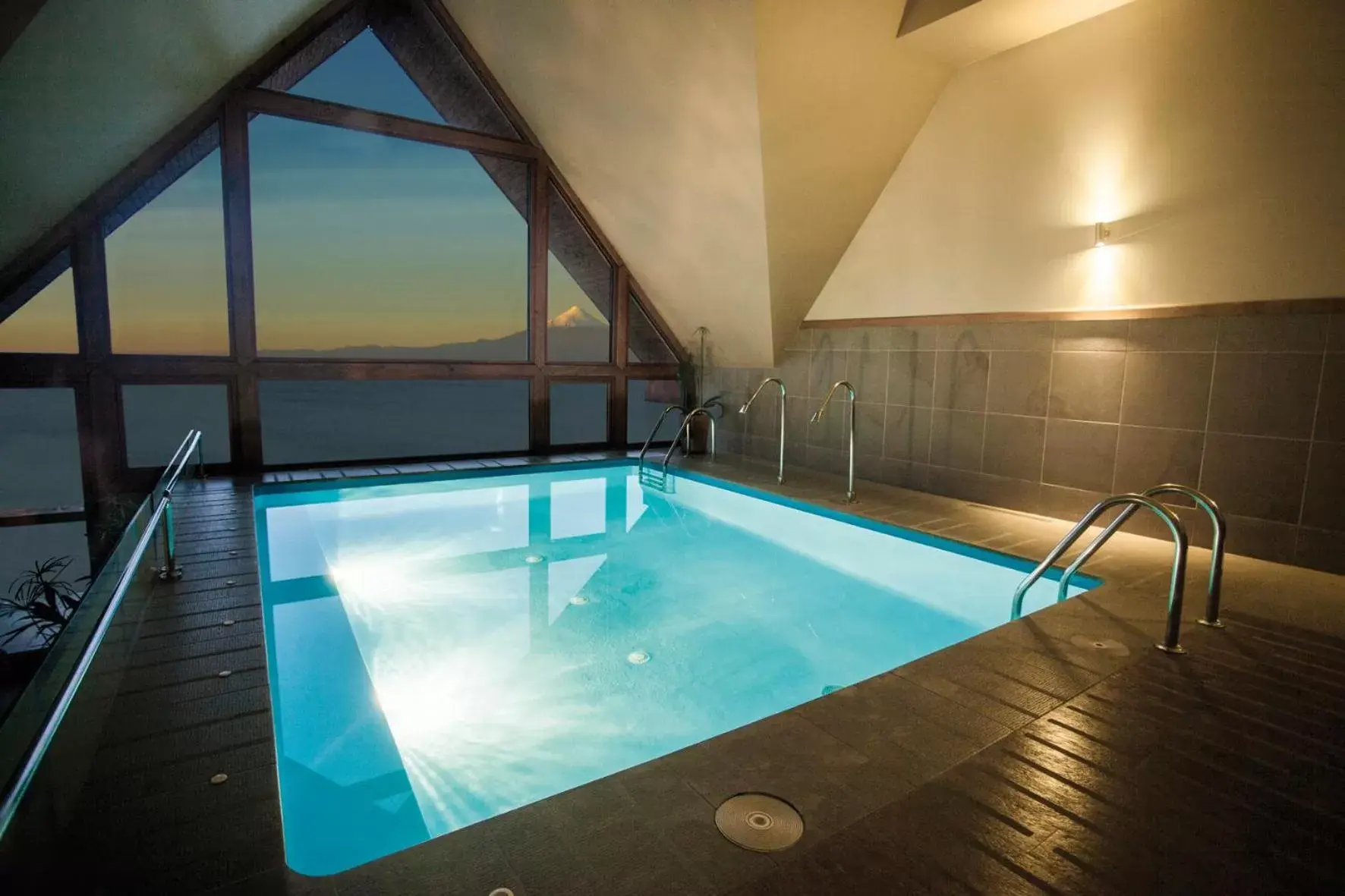 Swimming Pool in Hotel Cumbres Puerto Varas