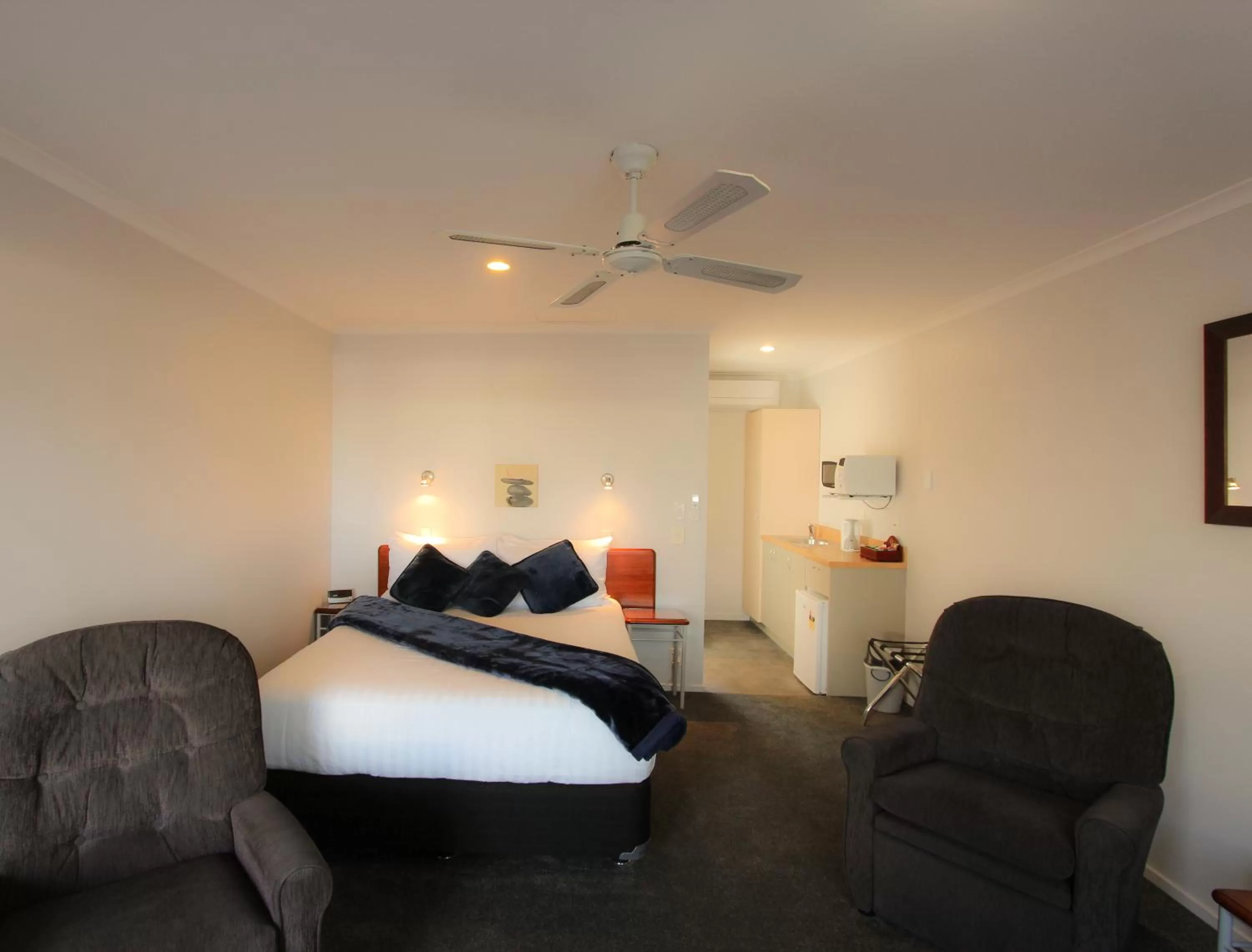 Other, Bed in BK's Magnolia Motor Lodge