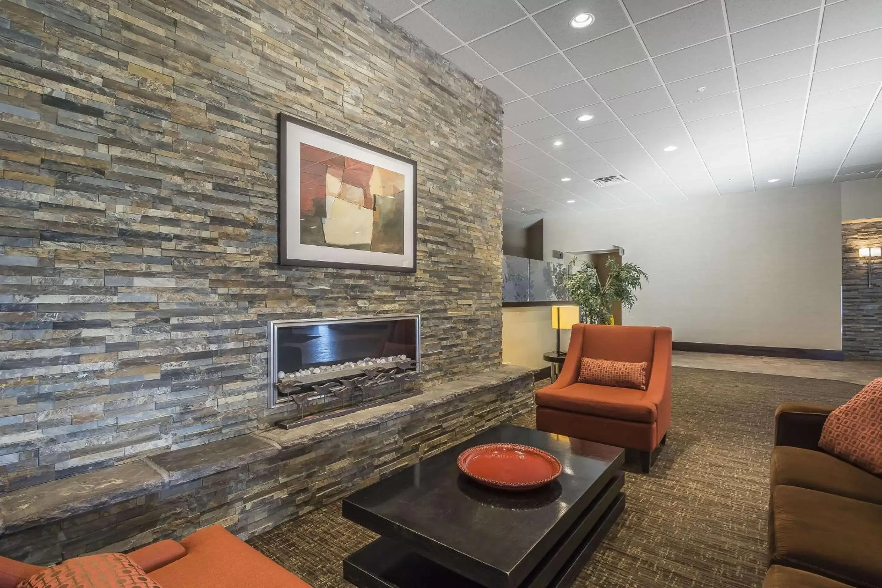 Lobby or reception, TV/Entertainment Center in Quality Hotel and Conference Centre Fort McMurray