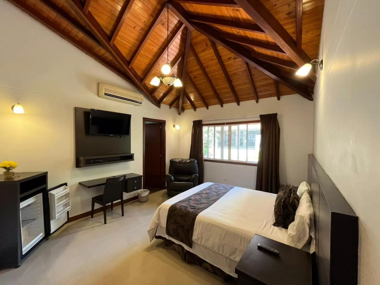 Bedroom, Bed in Serenity Suites Casa Boutique