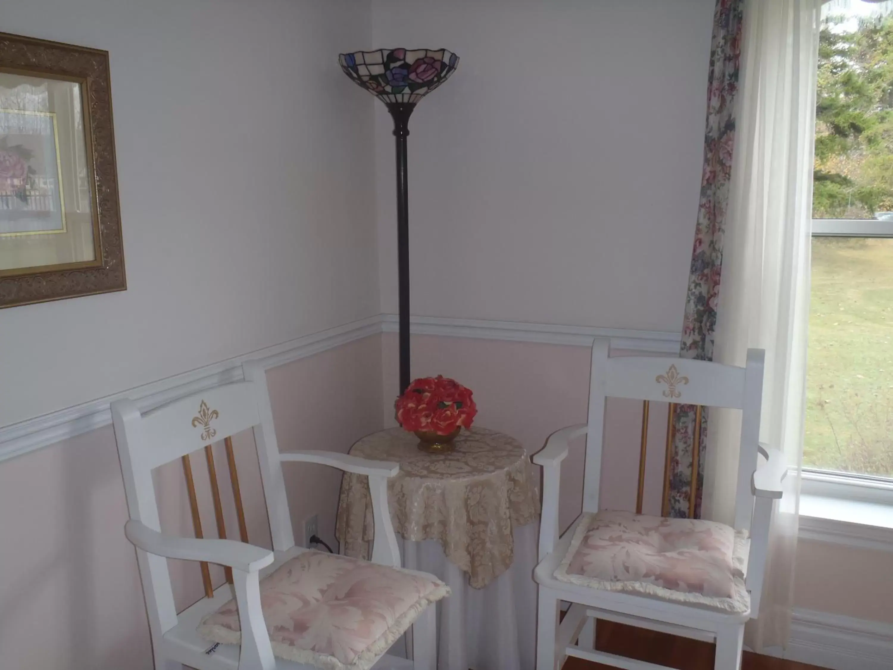 Seating area, Dining Area in The Parrsboro Mansion Inn