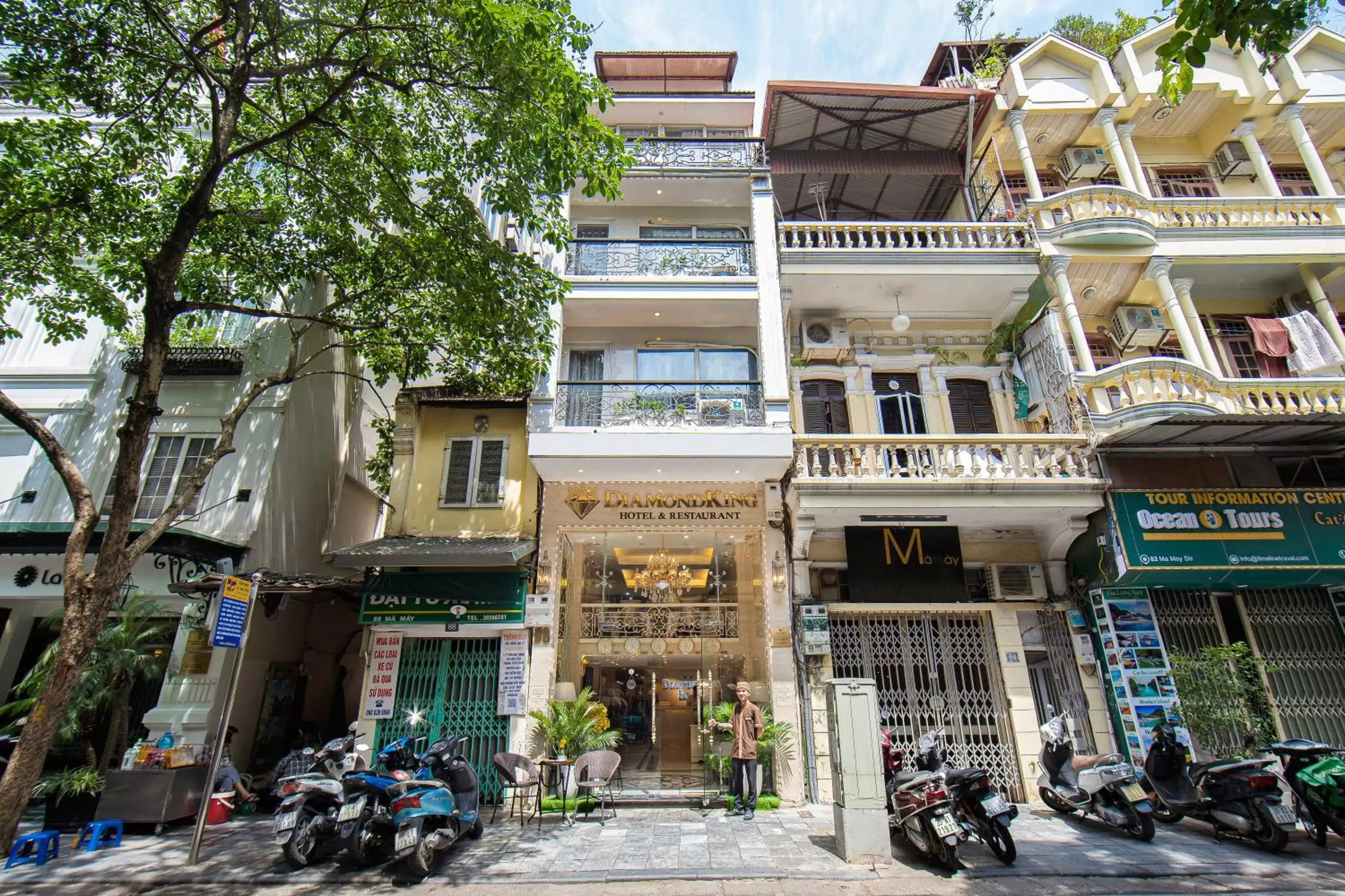 Property building in Hanoi Diamond King Hotel & Travel