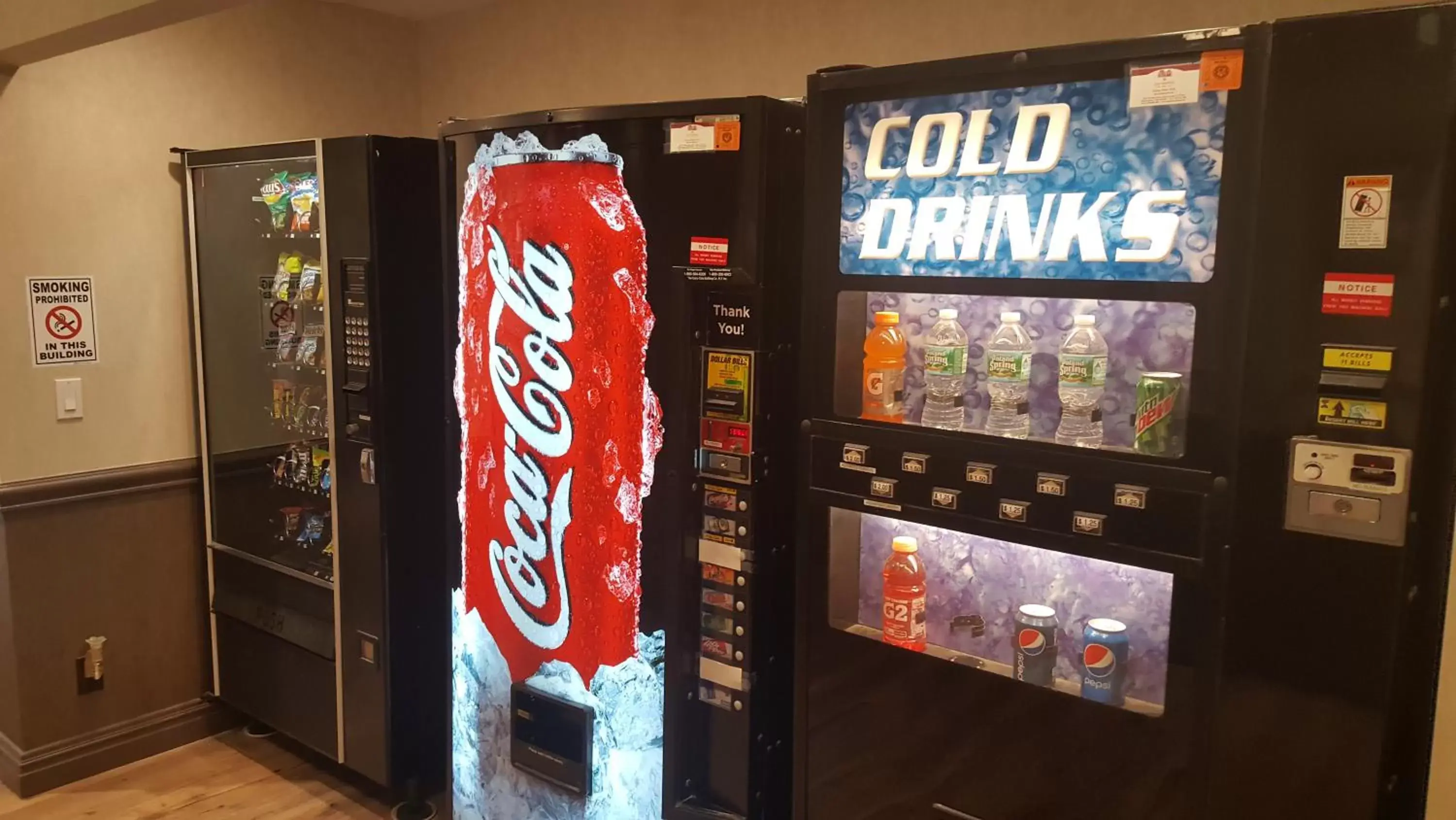 Food and drinks in East Norwich Inn Food and drinks in East Norwich Inn