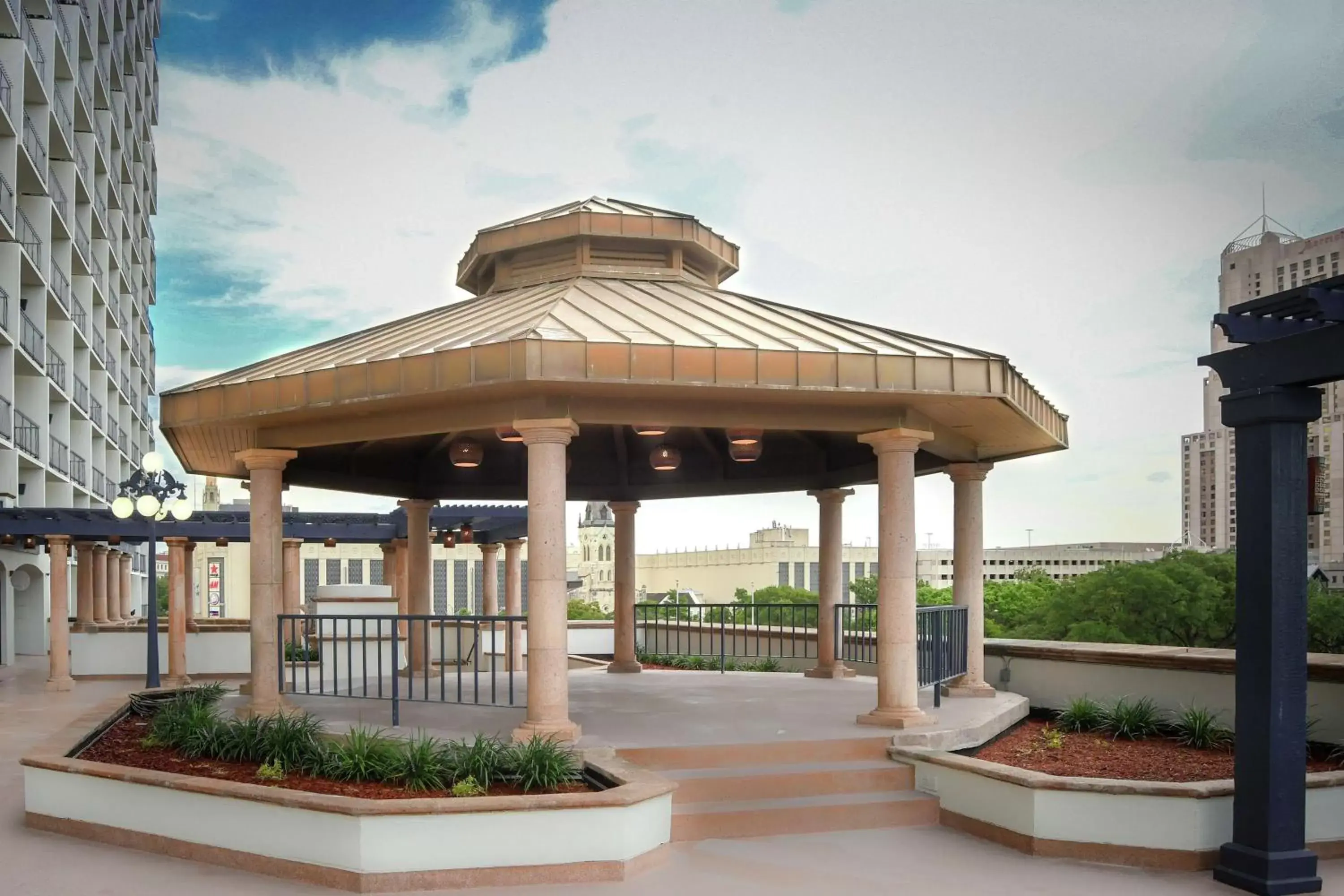 Property building in Hilton Palacio del Rio Property building in Hilton Palacio del Rio