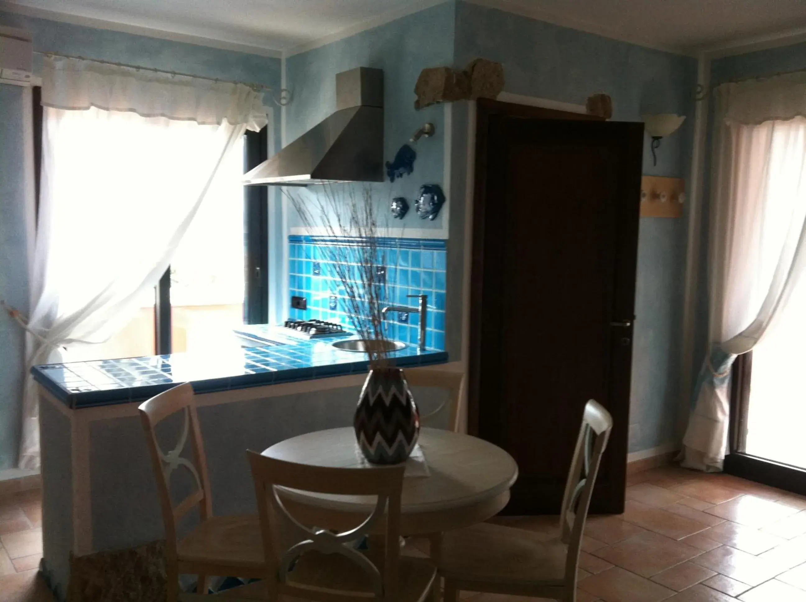 Kitchen or kitchenette, Dining Area in Hotel Villa Del Parco