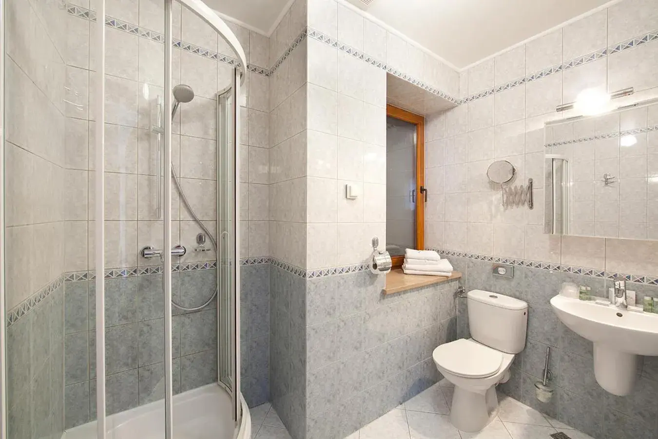 Shower, Bathroom in Blue Swan
