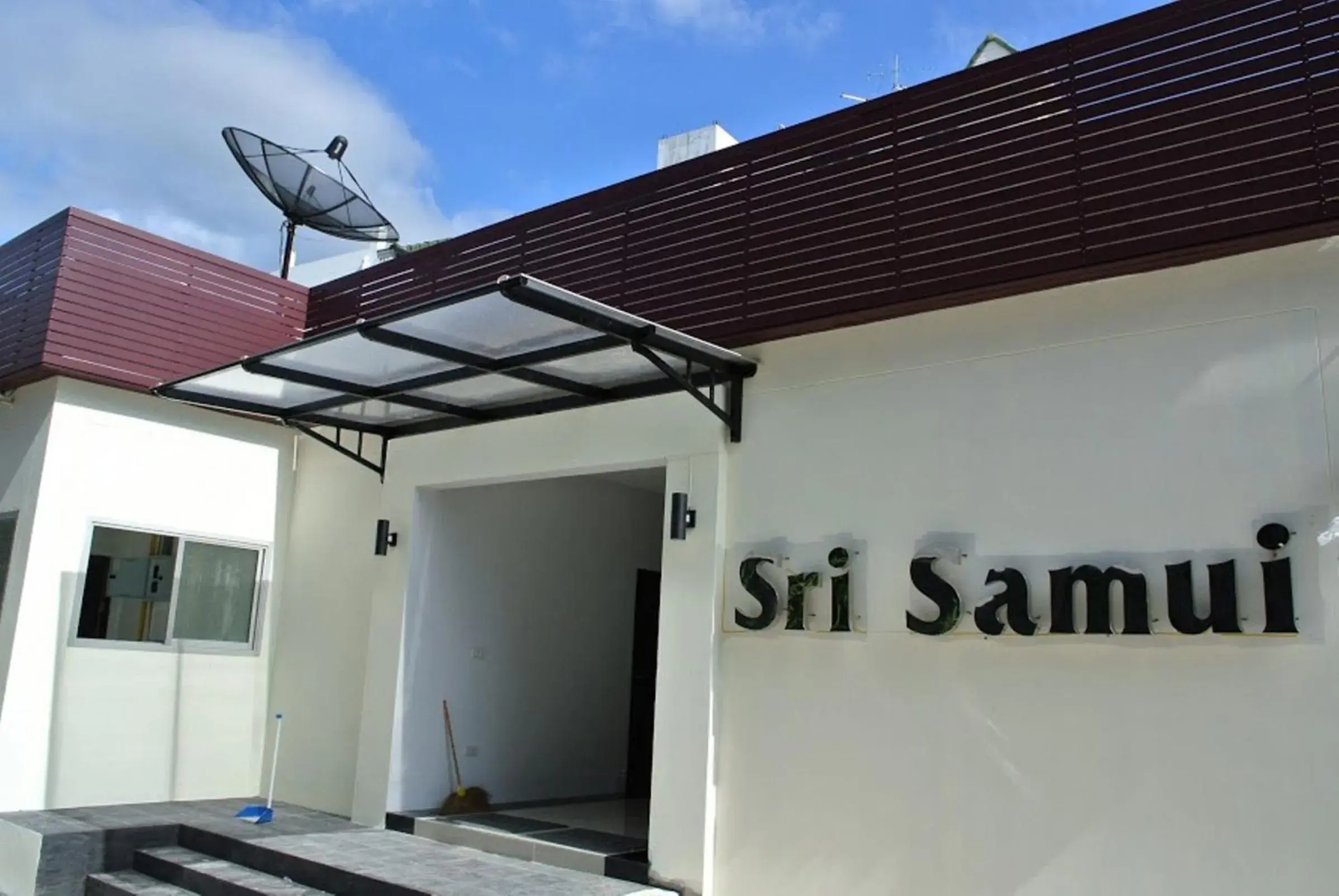 Facade/entrance in Sri Samui Hotel