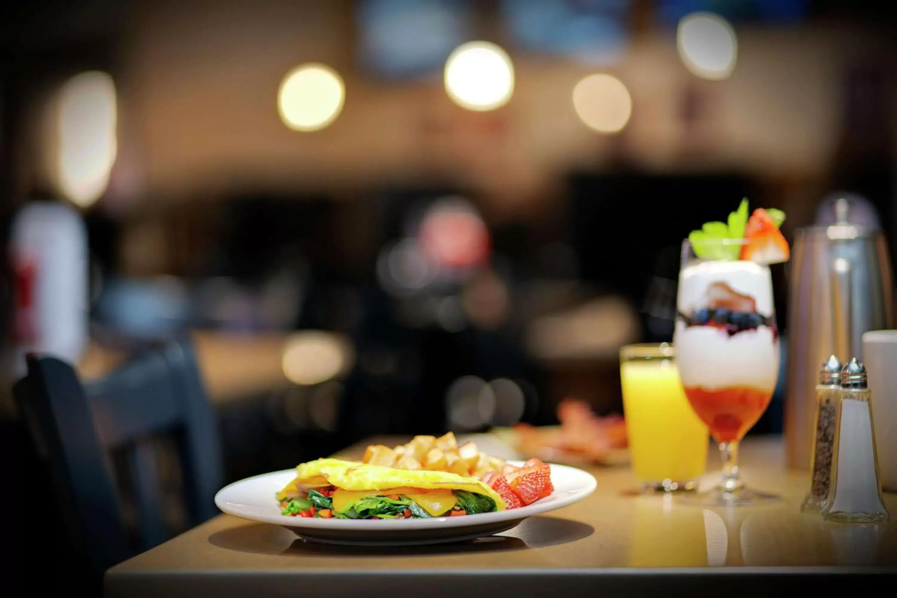 Breakfast in DoubleTree by Hilton Chicago Midway Airport, IL