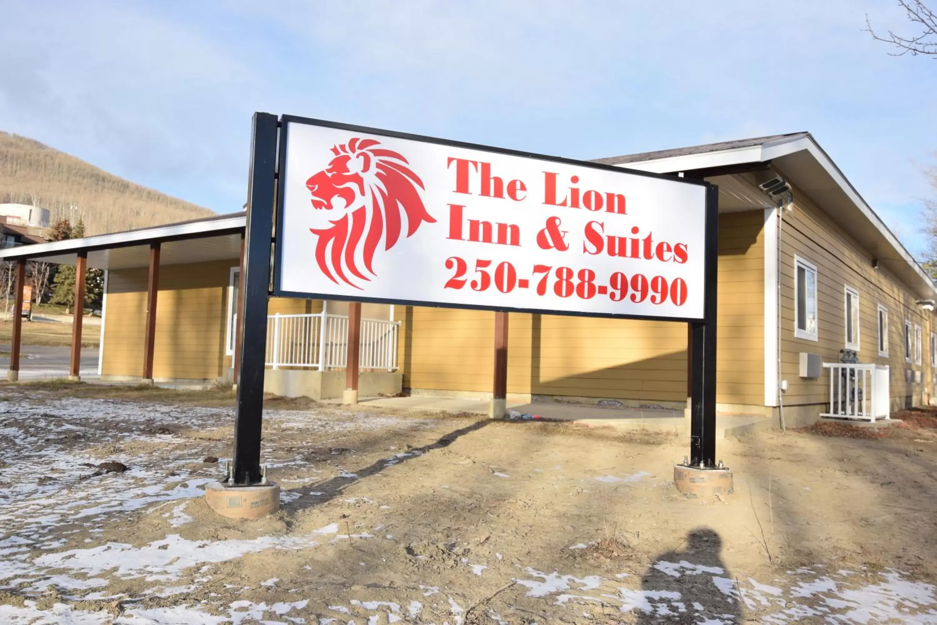 Property building in The Lion Inn & Suites